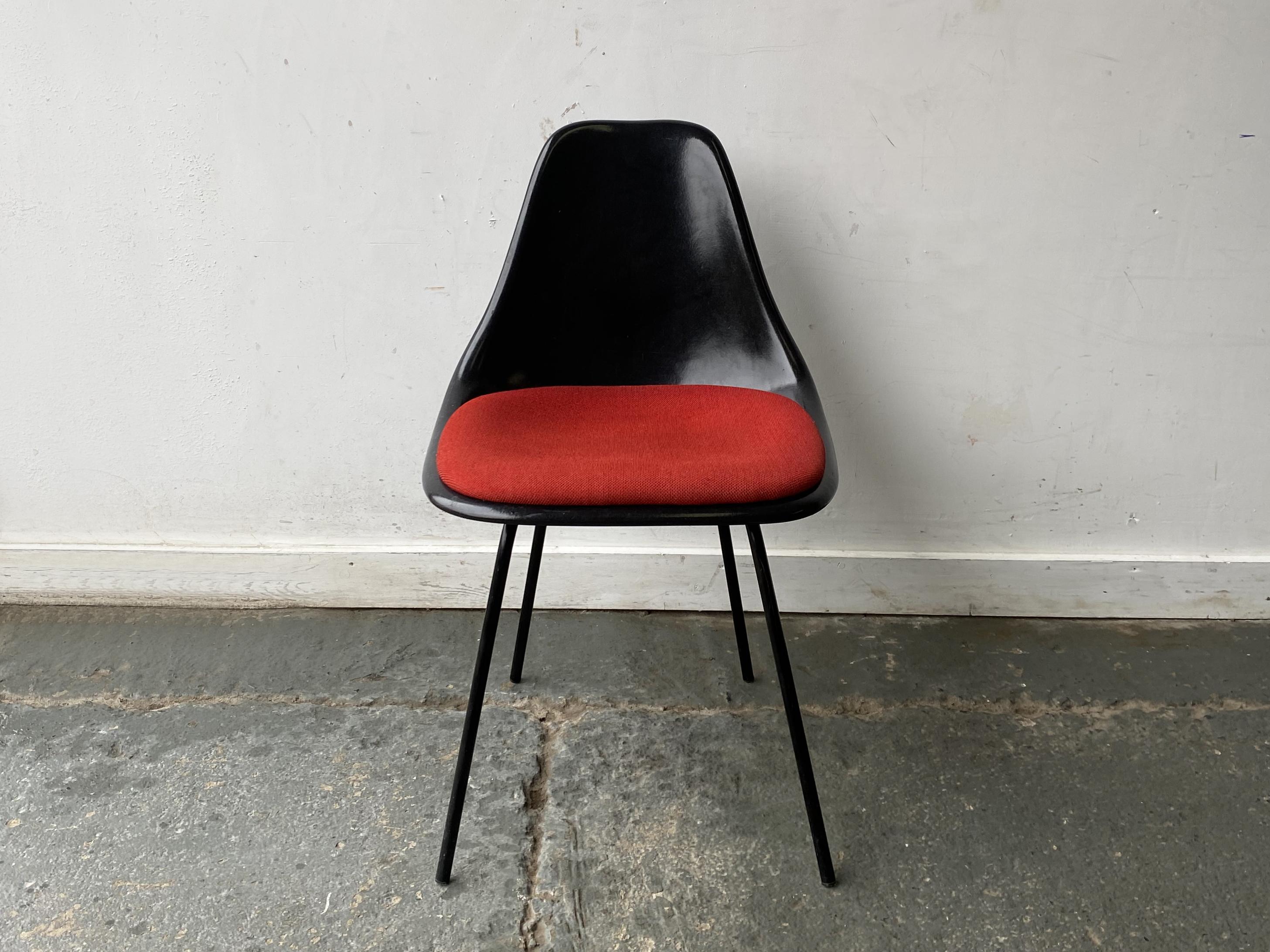 British Set 4 mid century 1960’s chairs by Maurice Burke for Arkana after Eero Saarinen For Sale