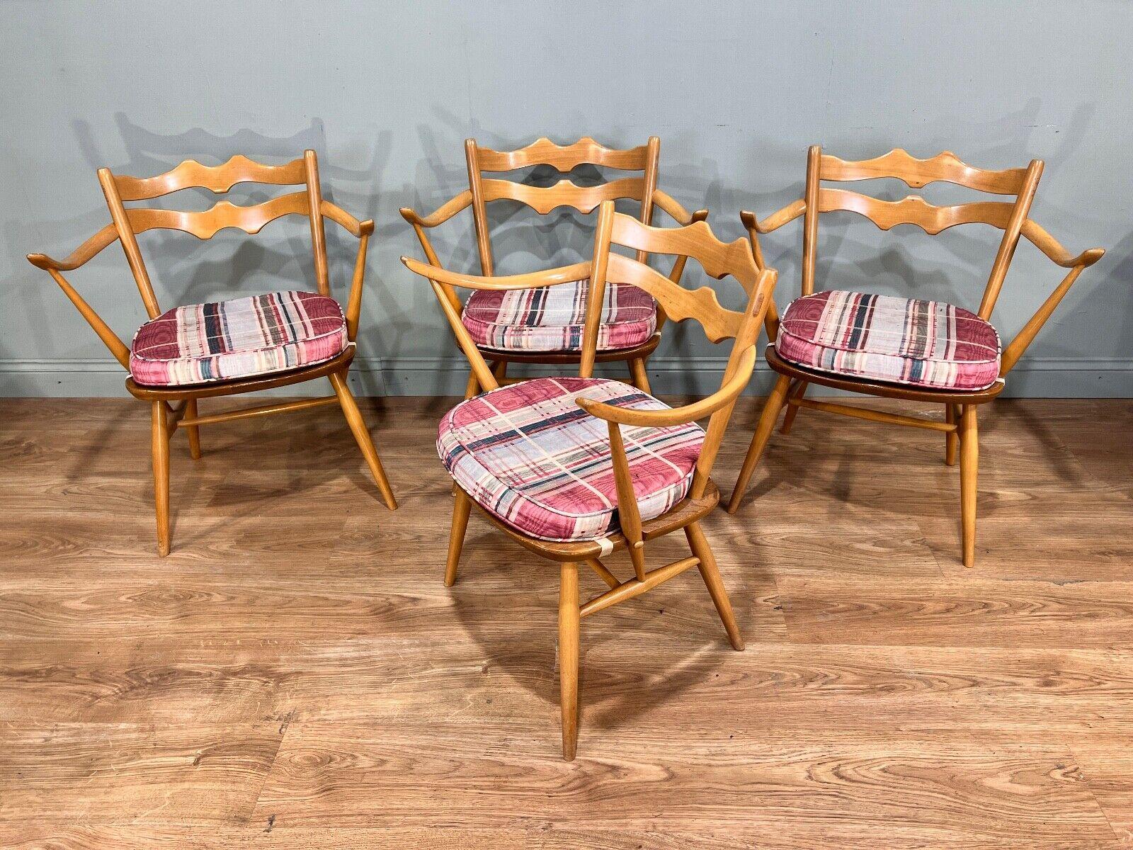 Ensemble de 4 chaises Ercol du milieu du siècle en hêtre batwing en vente 1