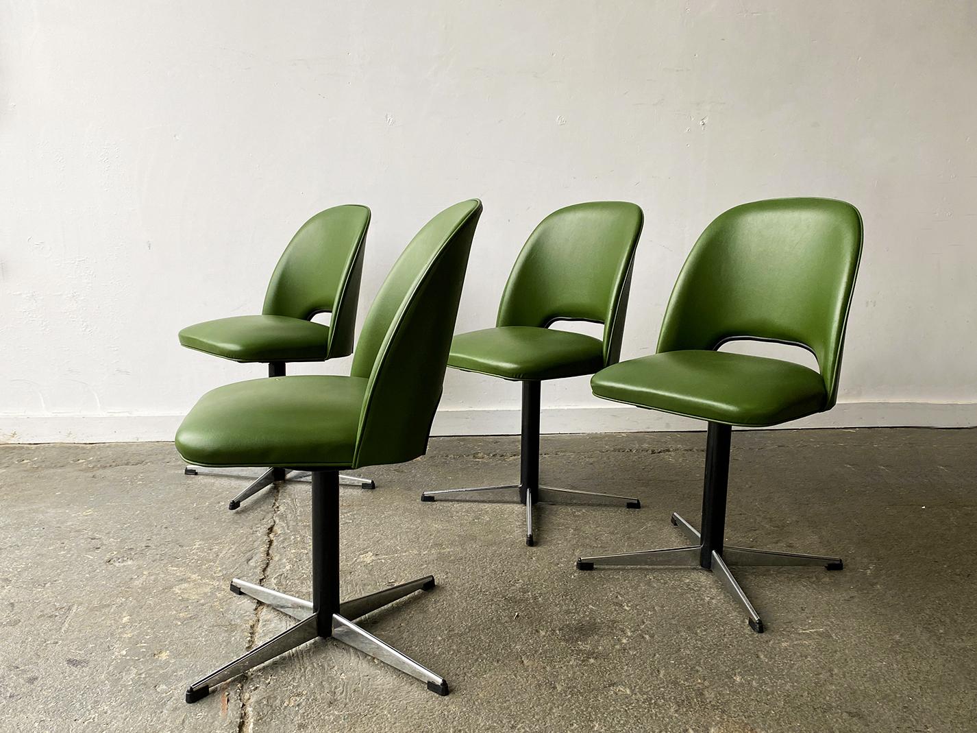 Set 4 Mid-Century Modern 1960s swivel dining/kitchen/office chairs For Sale 1