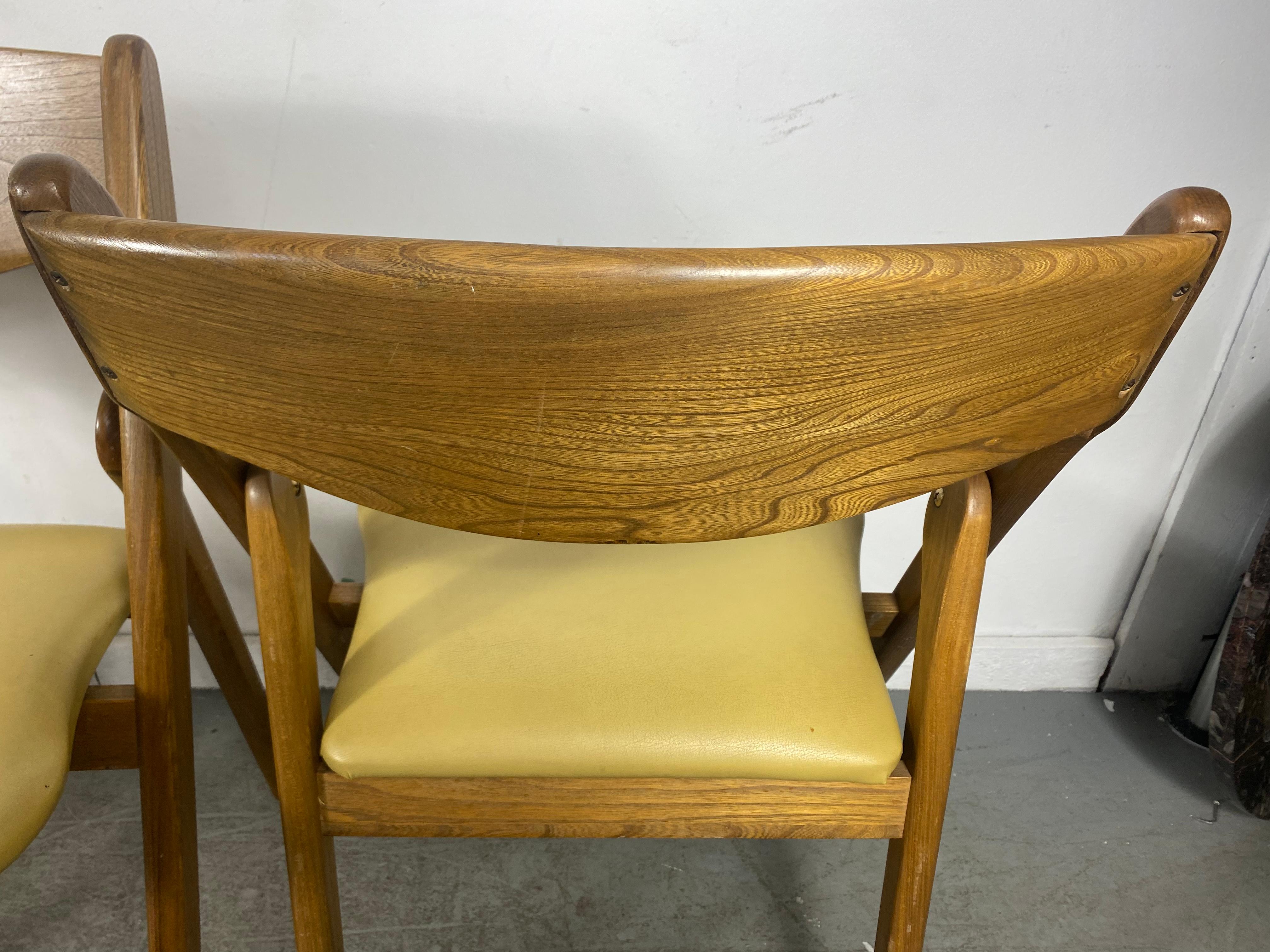 Set 4 Mid-Century Modern Folding Chairs Made by Coronet In Good Condition In Buffalo, NY