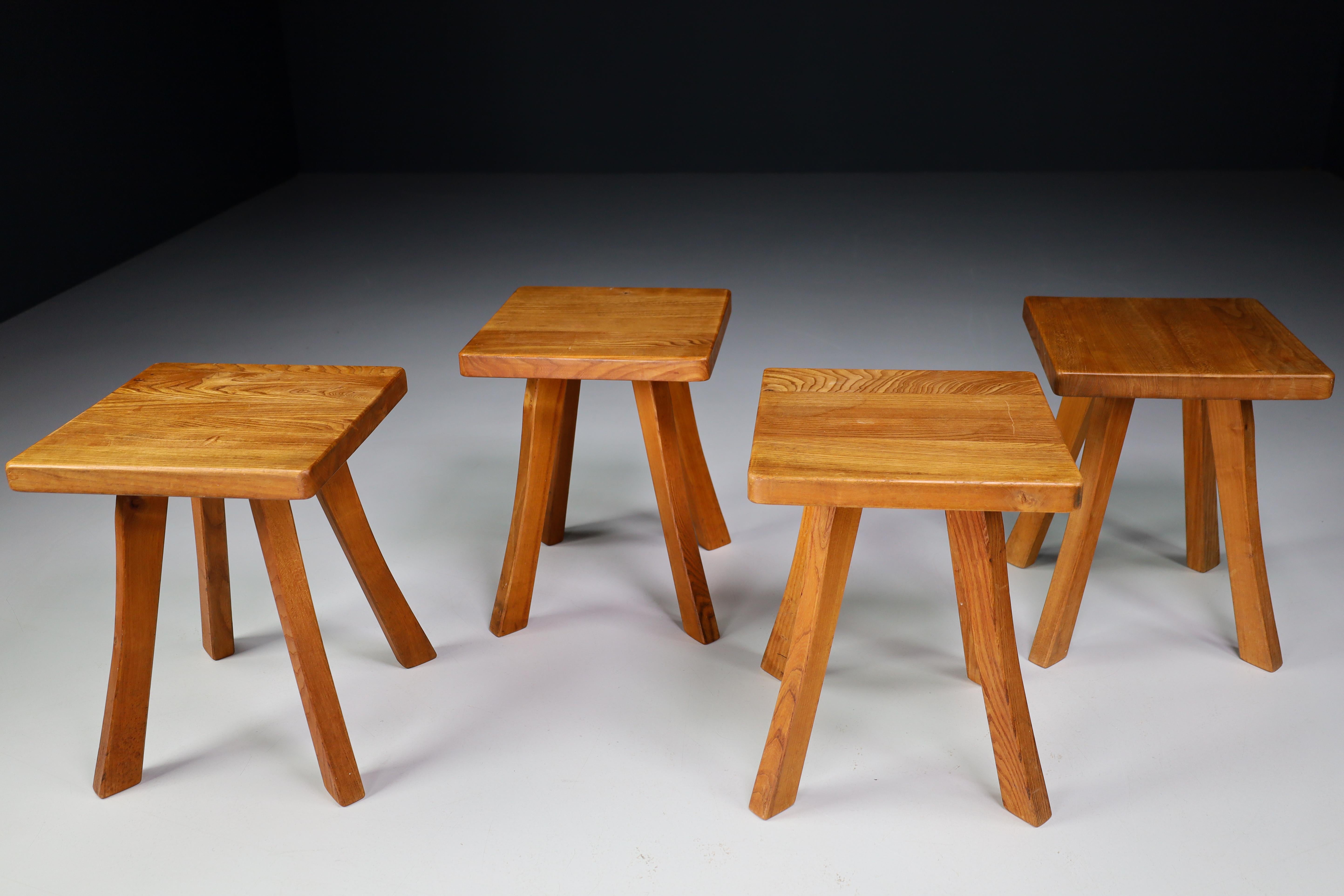 Set/4 Midcentury Elm French Stools in the Style of Charlotte Perriand France, 50s In Good Condition For Sale In Almelo, NL