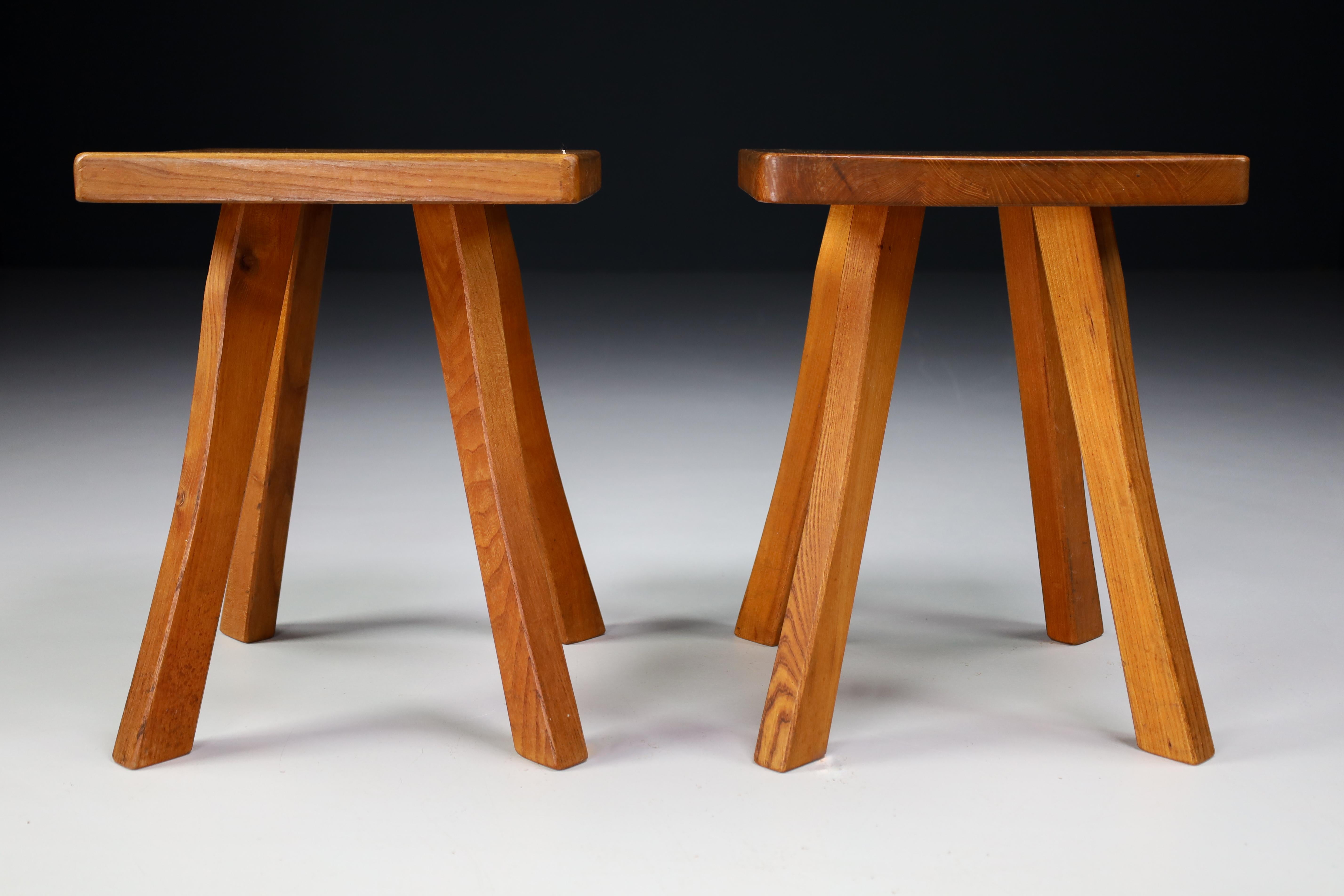 Set/4 Midcentury Elm French Stools in the Style of Charlotte Perriand France, 50s For Sale 1