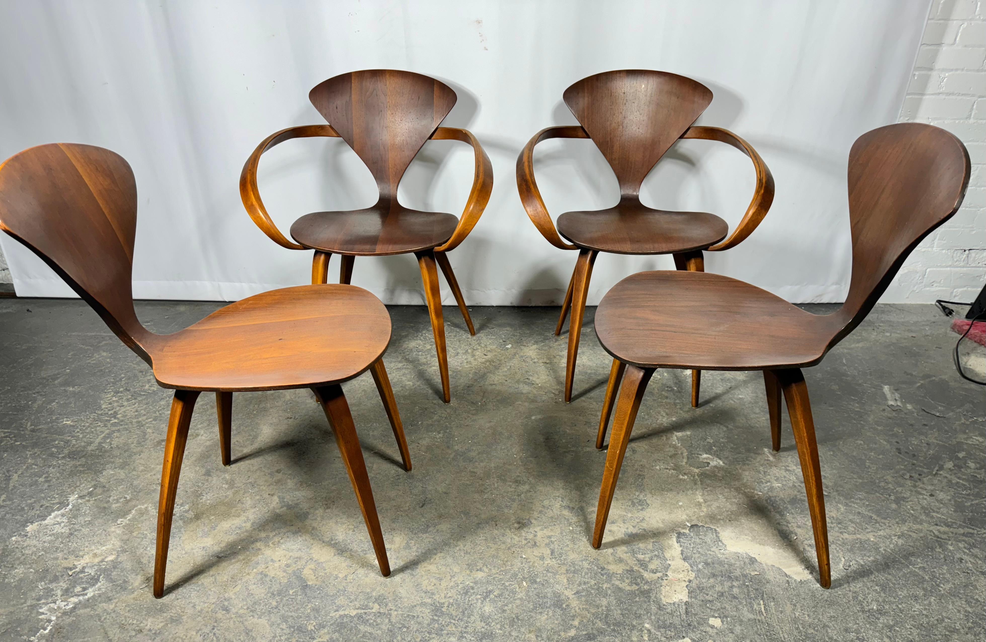 Set 4 Norman Cherner / Plycraft Dining Chairs. Classic Mid Century Modern In Good Condition For Sale In Buffalo, NY