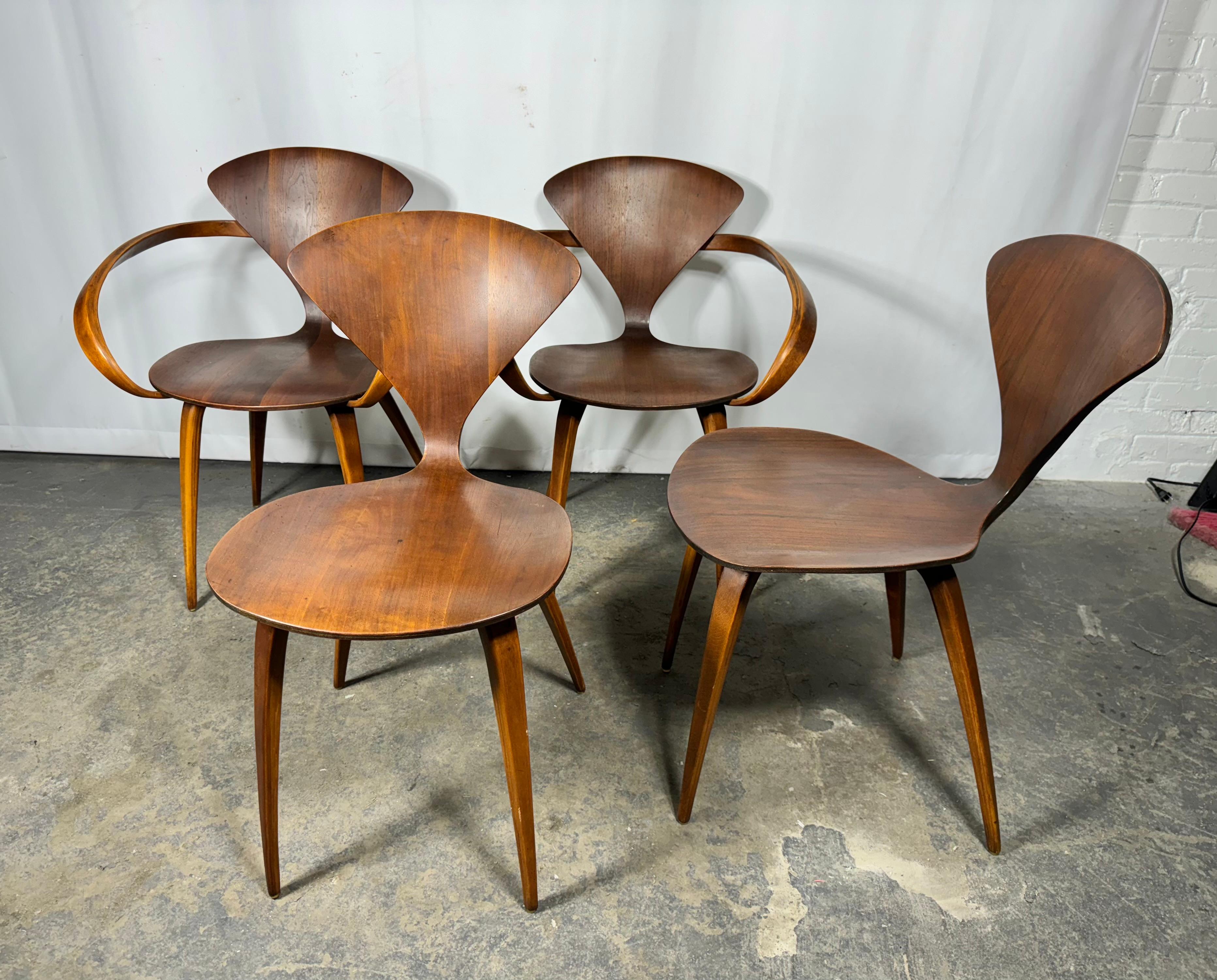 Set 4 Norman Cherner / Plycraft Dining Chairs. Classic Mid Century Modern For Sale 1