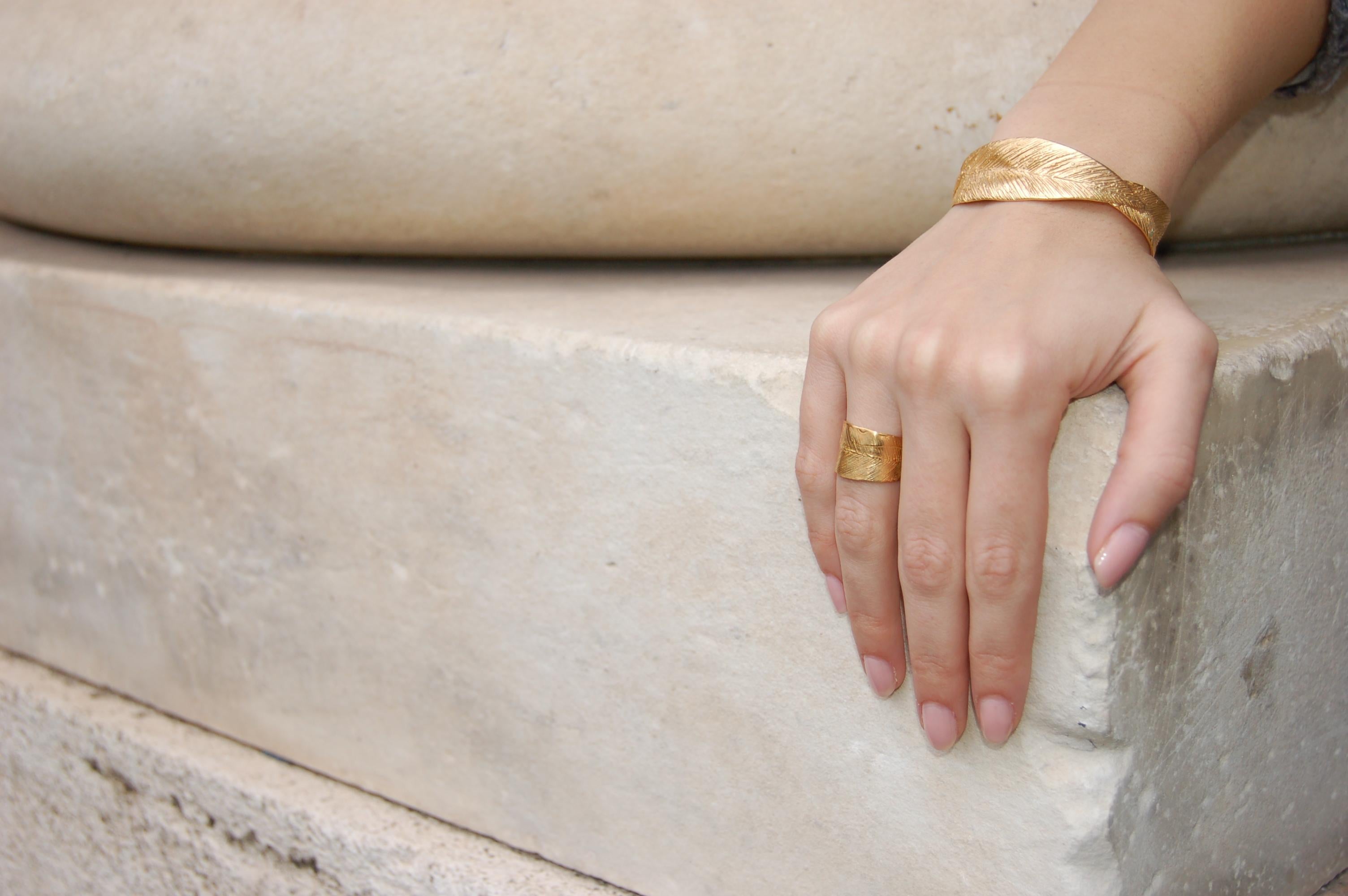 Set 4 rings - Giulia Barela 24 karat Gold plated bronze Four Leaves Ring  For Sale 5