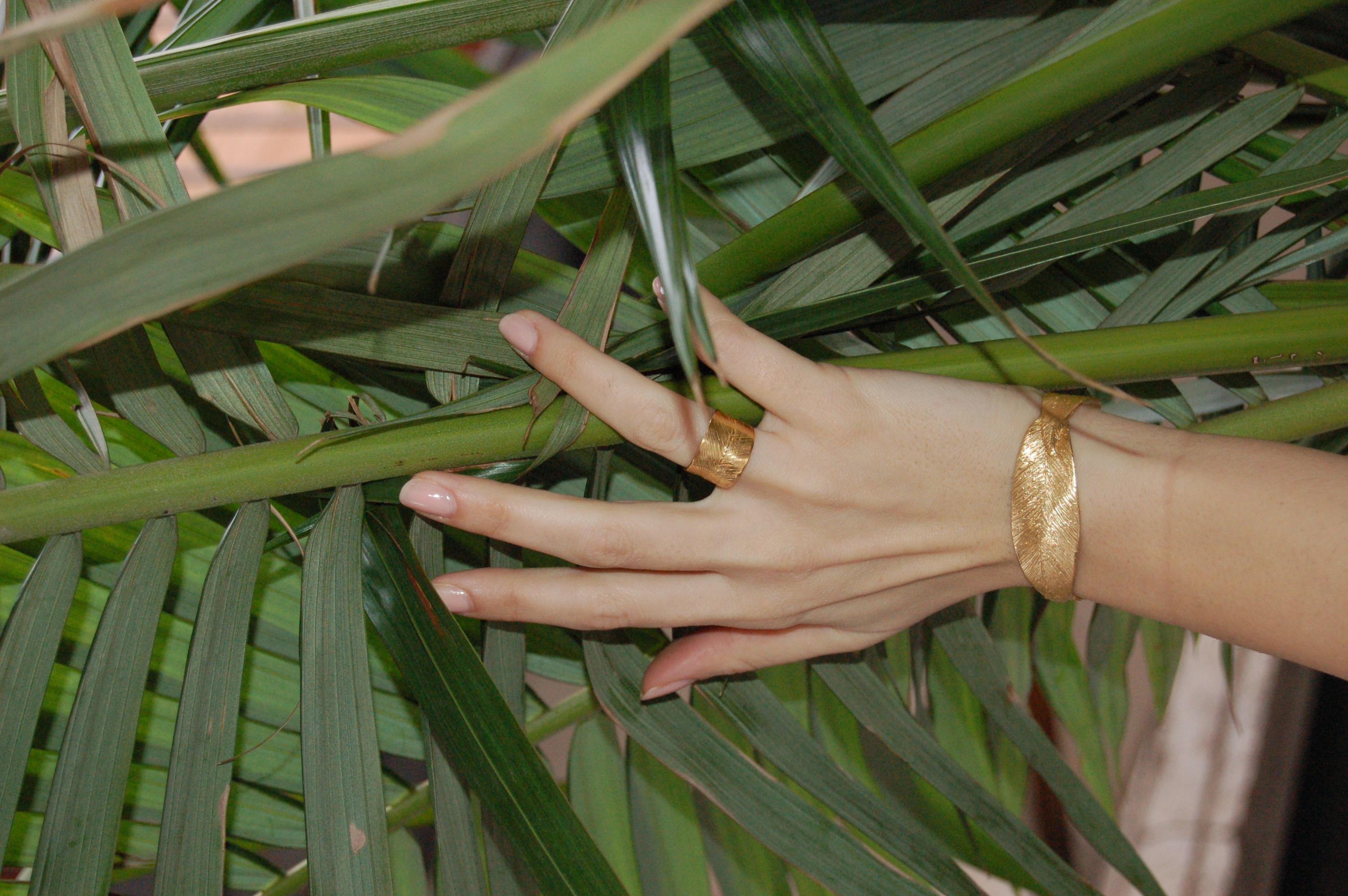 Set 4 rings - Giulia Barela 24 karat Gold plated bronze Four Leaves Ring  For Sale 7