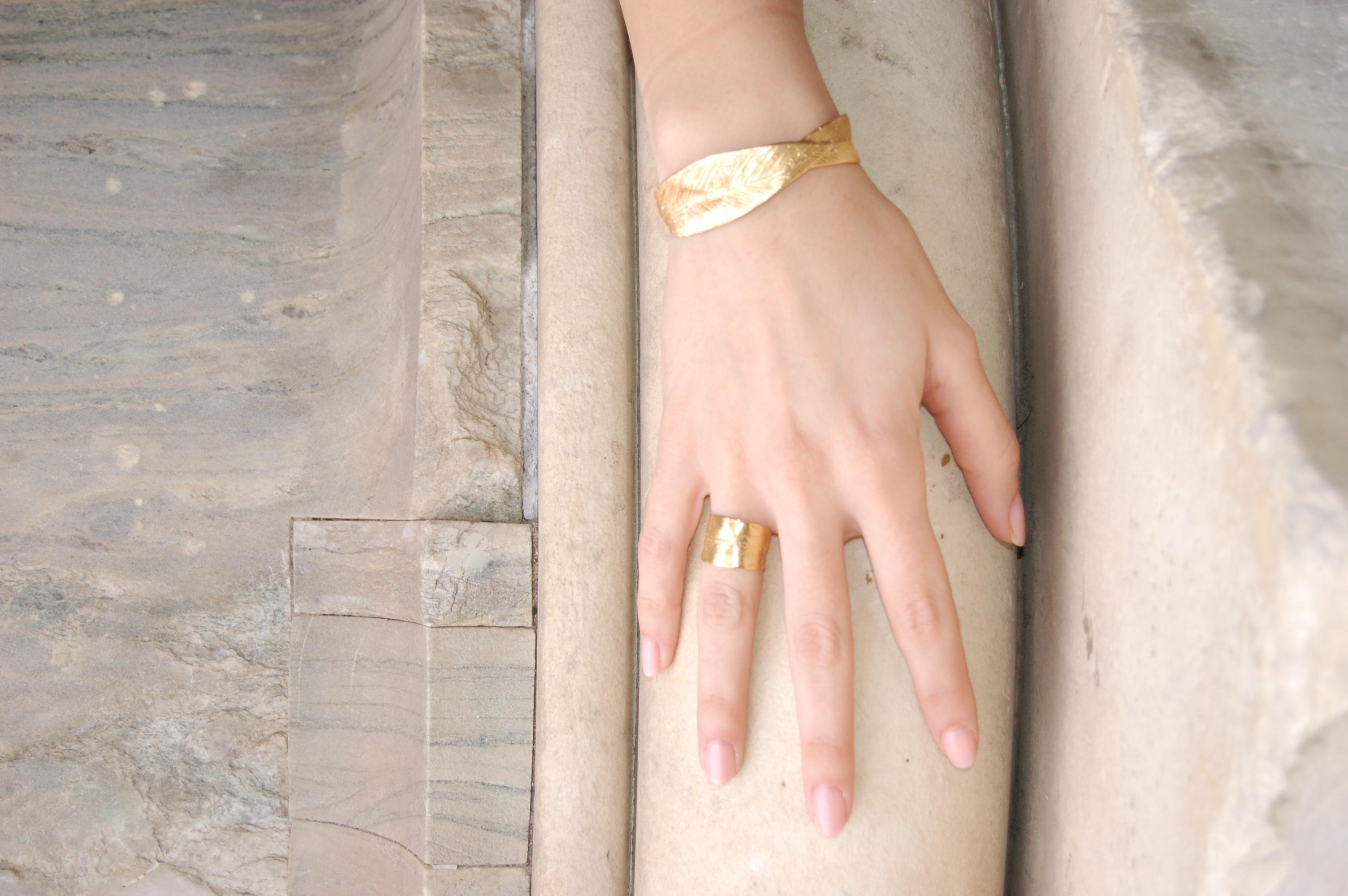 Set 4 rings - Giulia Barela 24 karat Gold plated bronze Four Leaves Ring  For Sale 4