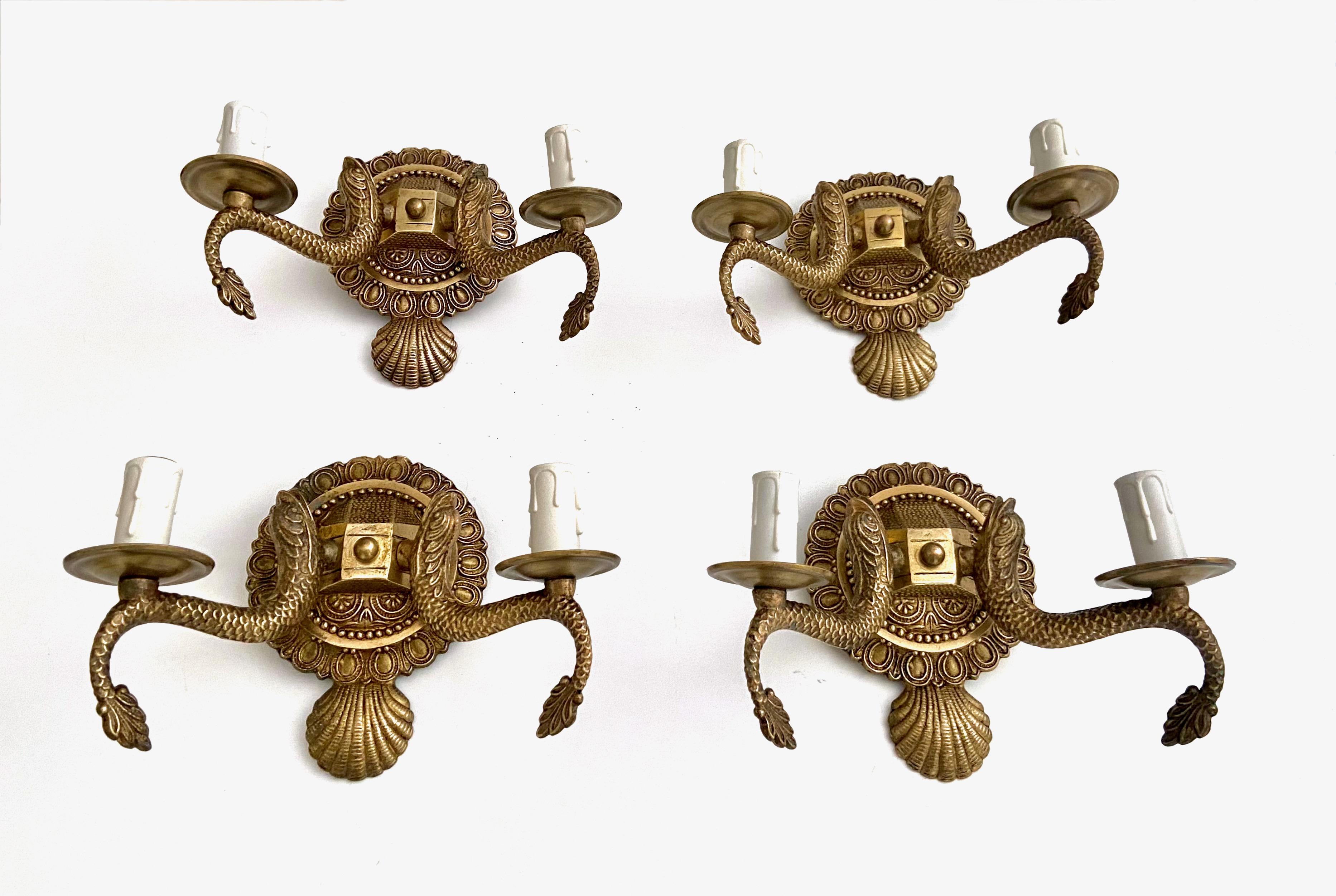 Set 4 Seashell & Dolphin Neoclassic Brass Wall Sconces In Good Condition For Sale In Palm Springs, CA
