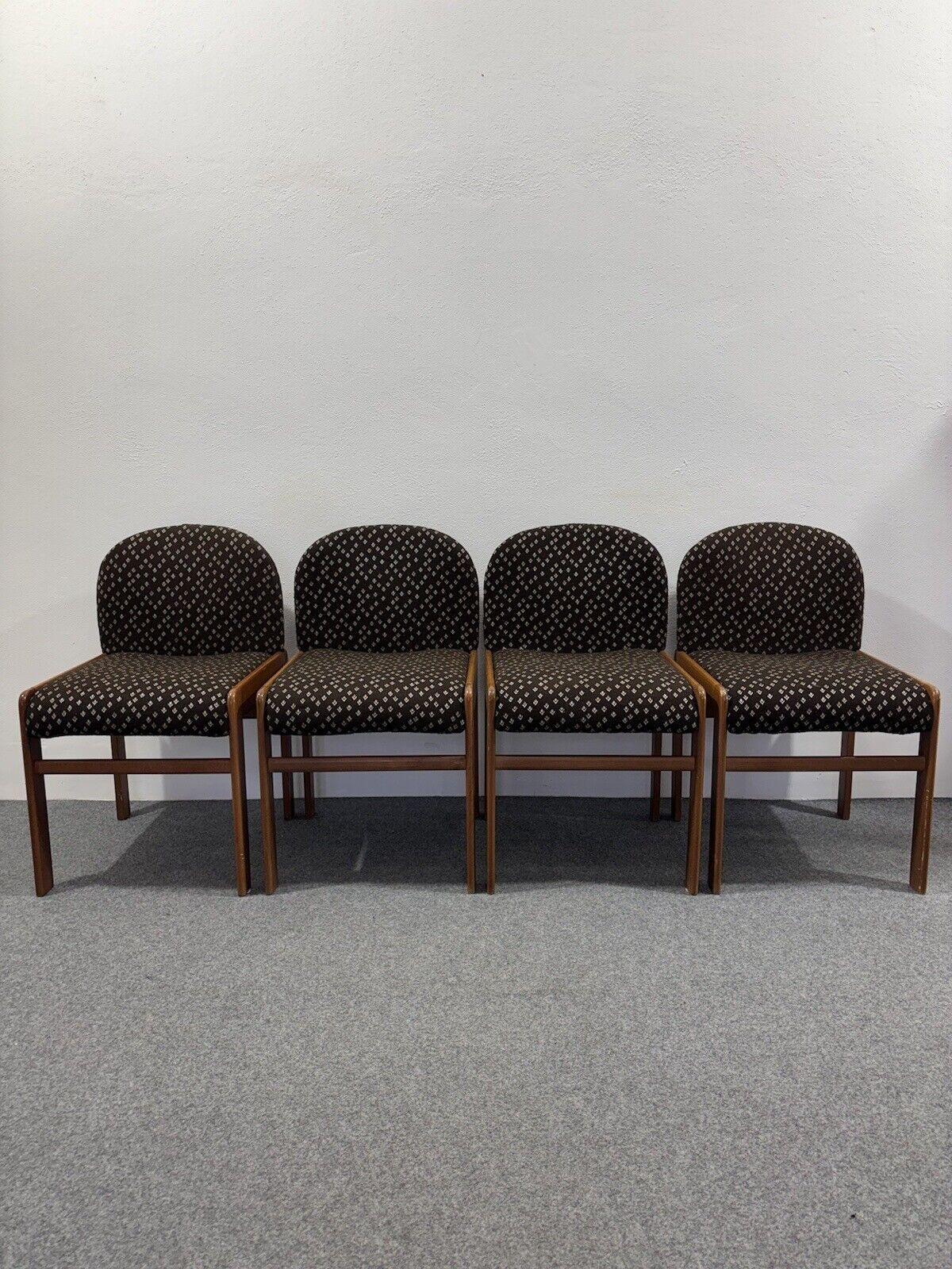 Set 4 Chairs Design Geometric 1960's Modernism In Good Condition In Taranto, IT