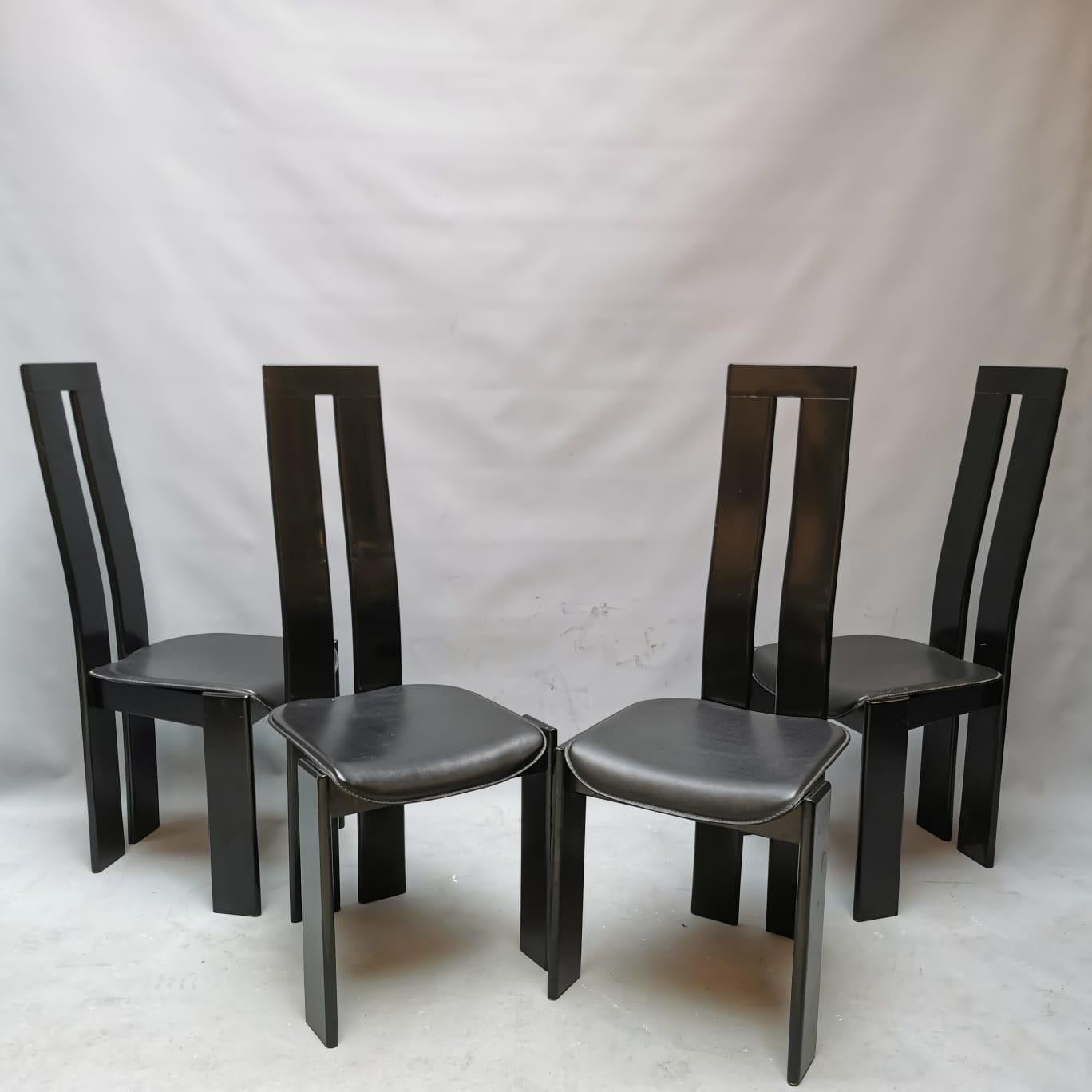 These four chairs represents the 80’s design at their best. Designed by Pietro Costantini we recommend you those great black chairs. The conditions are very good, no restoration needed. 
