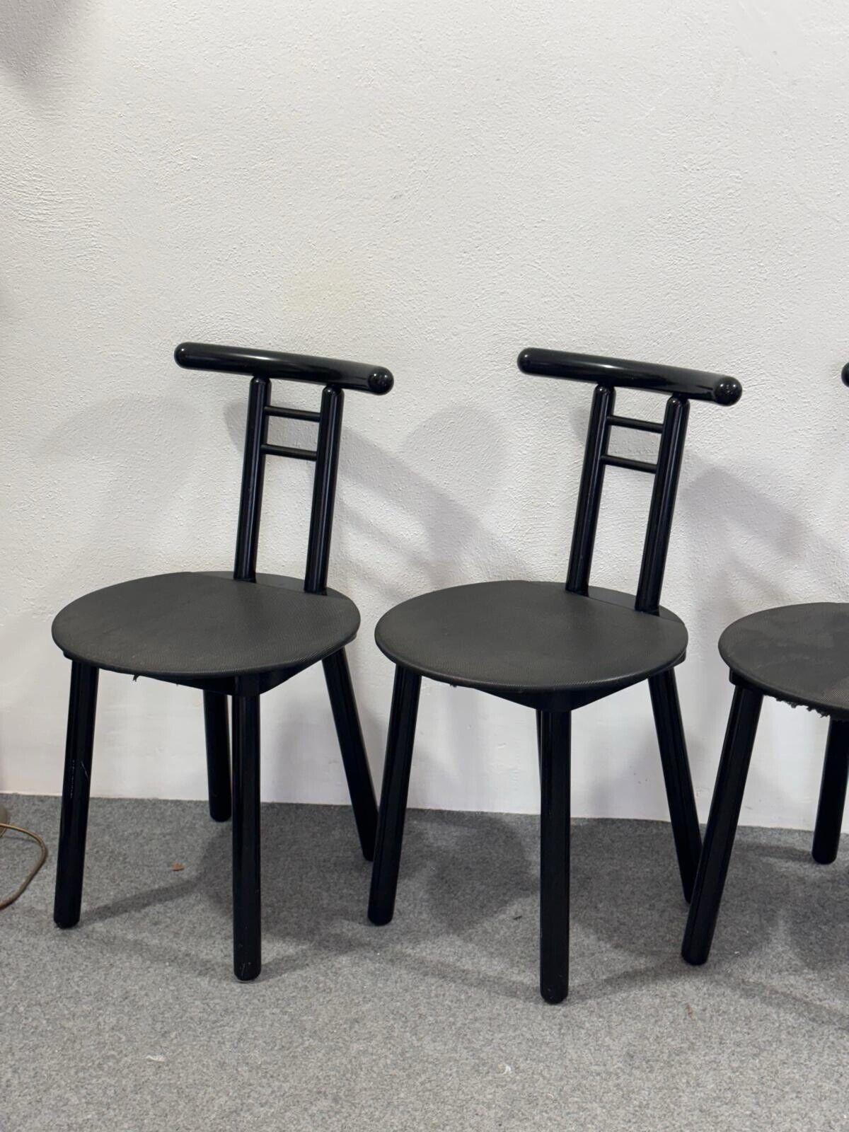 Satz von 4 Stühlen Postmoderner Memphis-Stil Italienisches Design 1980er Jahre (Italian) im Angebot