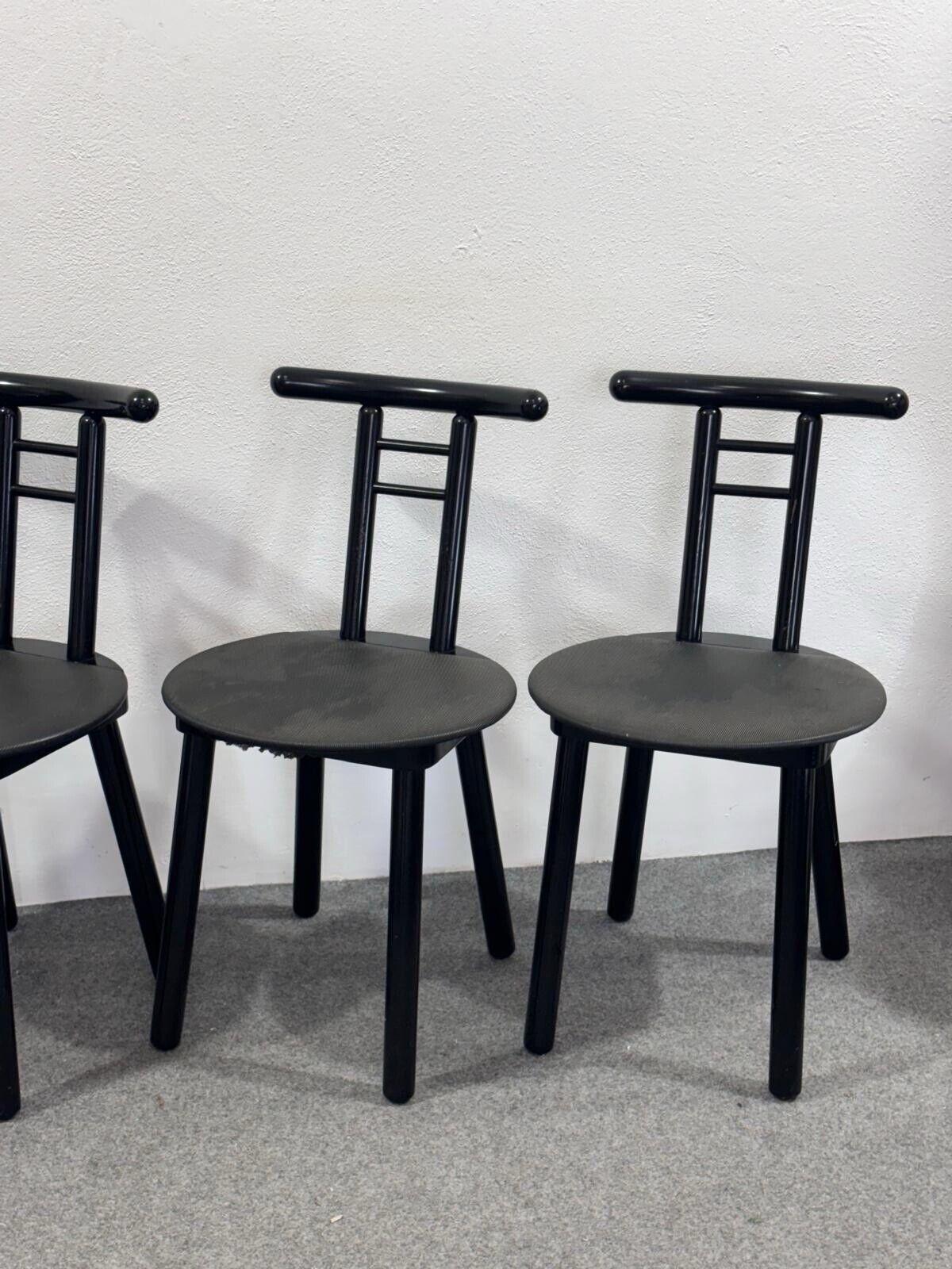 Satz von 4 Stühlen Postmoderner Memphis-Stil Italienisches Design 1980er Jahre im Zustand „Gut“ im Angebot in Taranto, IT