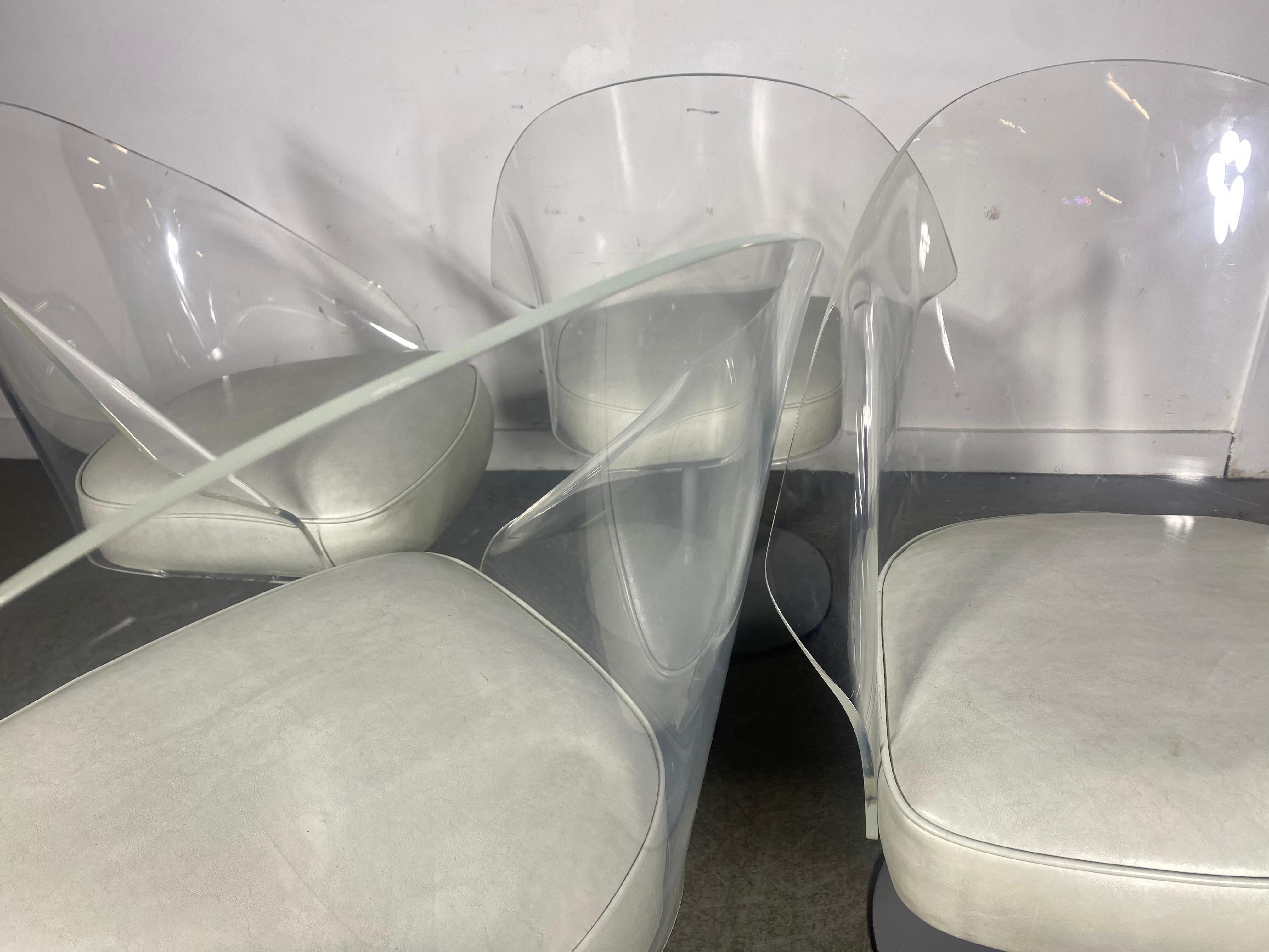 Set 4 Space Age Lucite Swivel Dining / Lounge Chairs , manner of Laverne In Good Condition For Sale In Buffalo, NY
