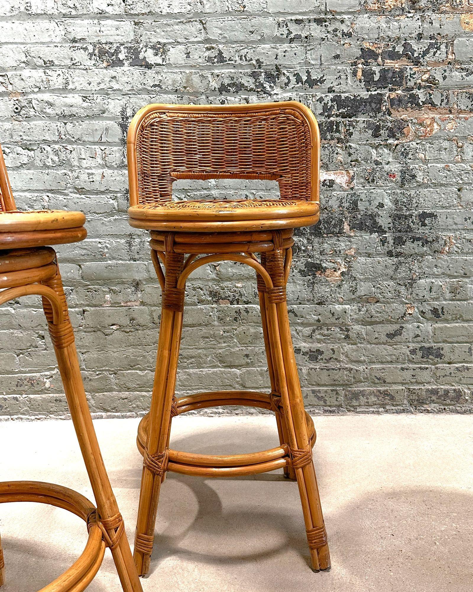 Set 4 Split Reed/Rattan Swivel Bar Stools, 1970 In Good Condition For Sale In Chicago, IL