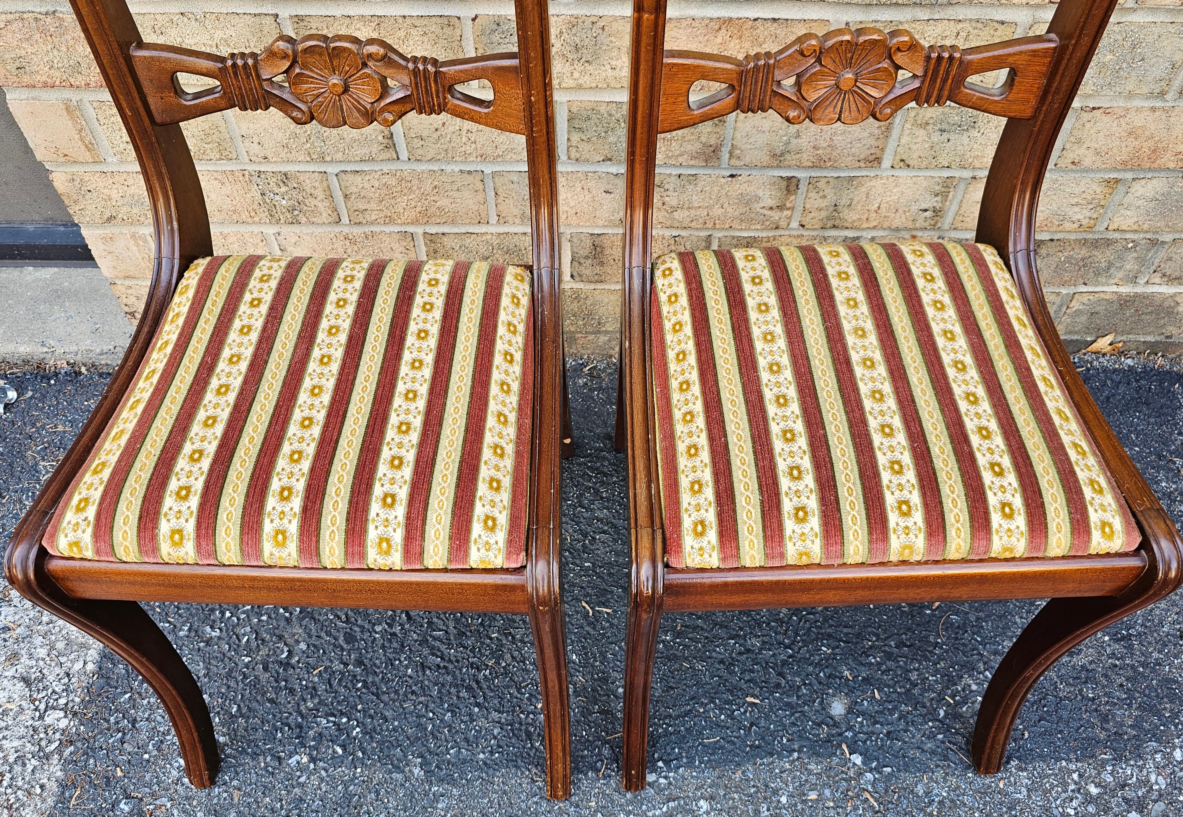 Set 4 Stijlvorm Meubelen Duncan Phyfe Mahogany and Upholstered Seat Side Chairs In Good Condition For Sale In Germantown, MD