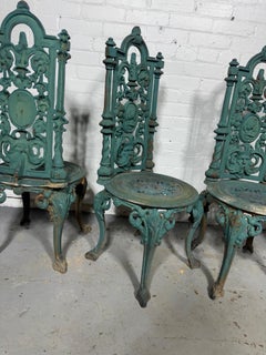 Set di 4 sedie da giardino in ghisa in stile vittoriano, patina verde originale