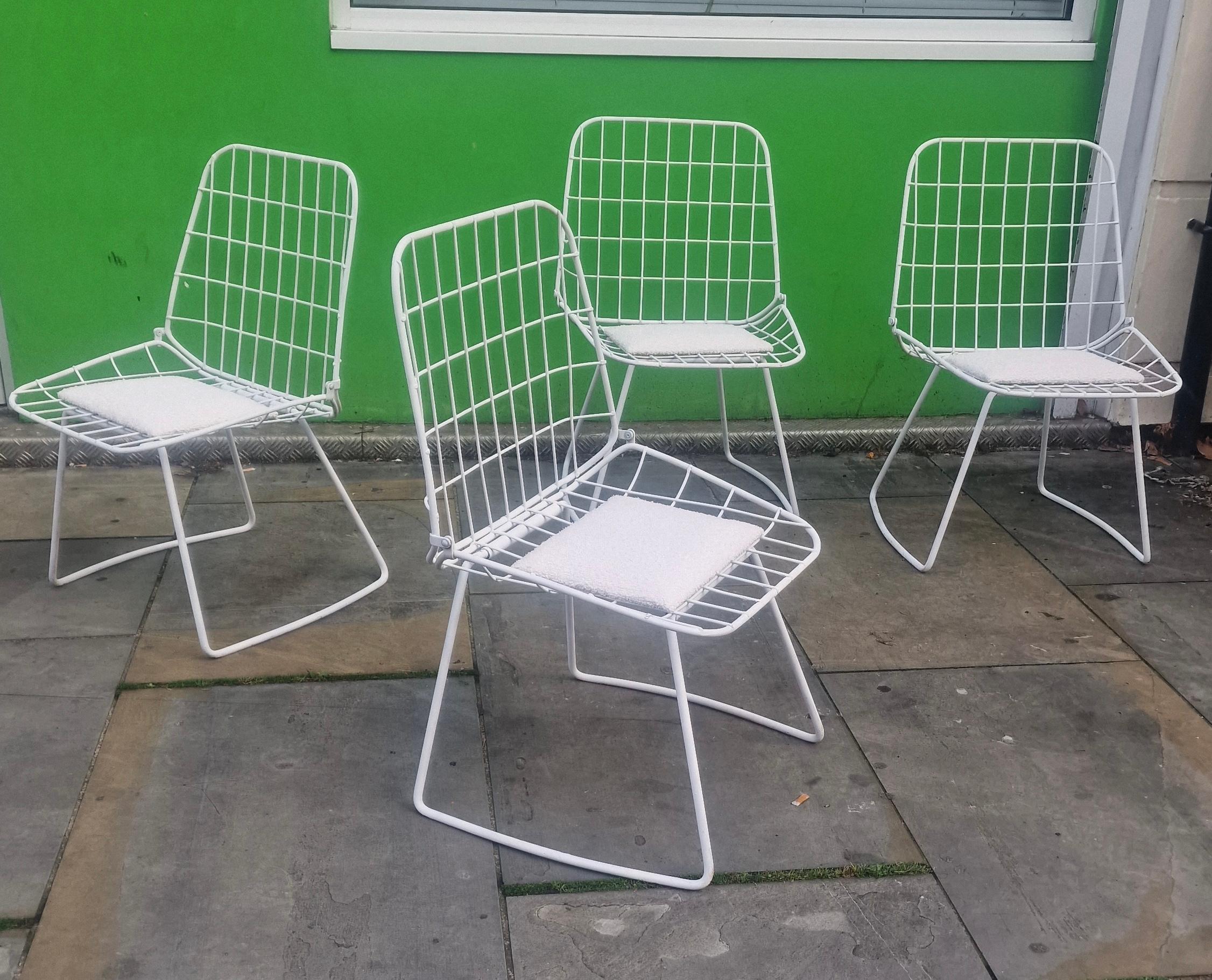 Set 4 sedie bianche in stile Bertoia In condizioni buone in vendita a London, Lambeth