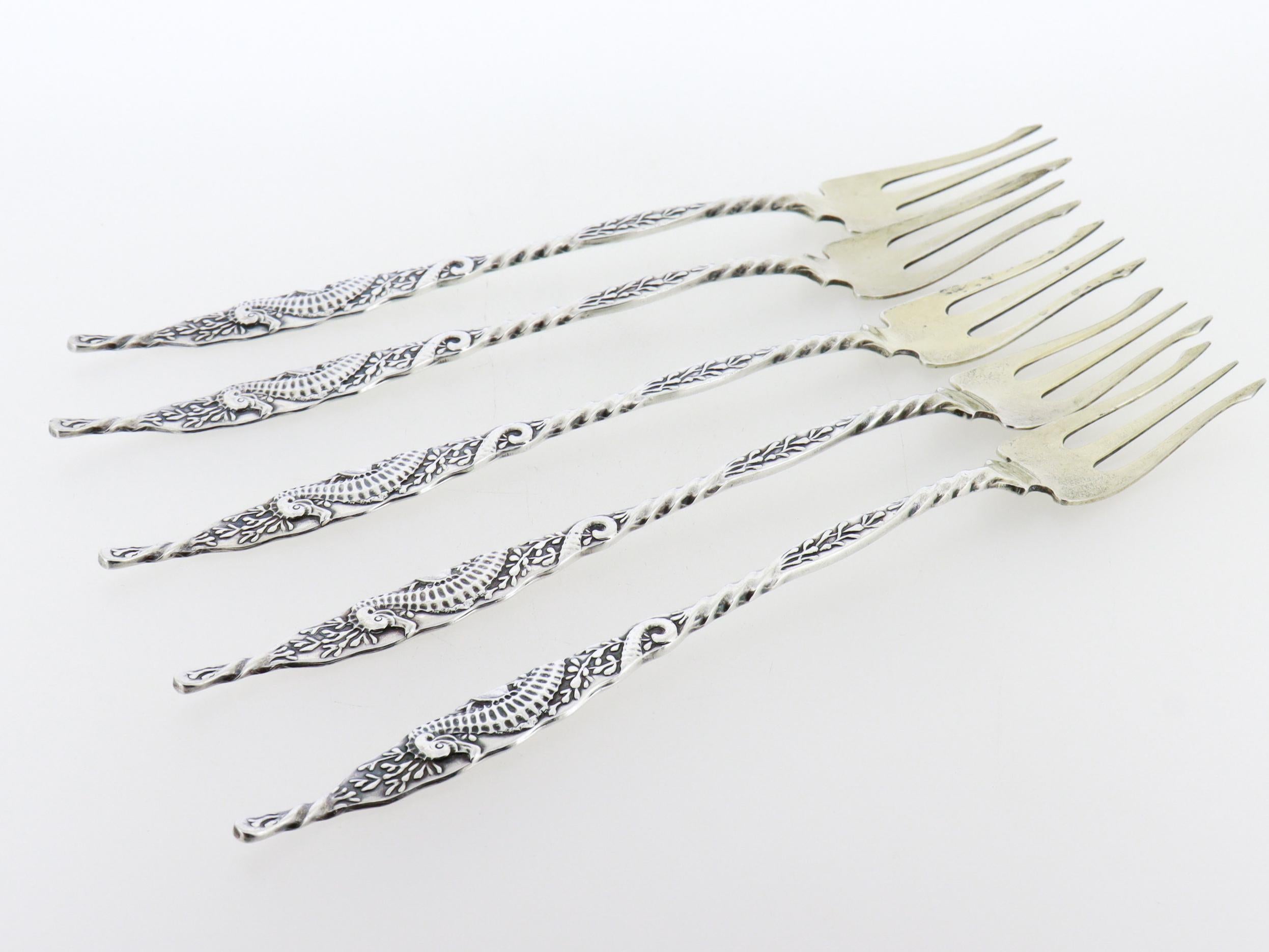 Estetismo Set di 5 forchette da cocktail in argento antico Whiting A. Silver in vendita