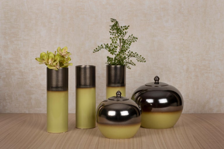 Set/5 Ceramic Vases and Pots, Green & Bronze, Lusitanus Home Collection, Handcrafted in Portugal - Europe by Lusitanus Home.

This beautiful set includes three waterproof ceramic vases and two pots with lids, perfect to be displayed together in