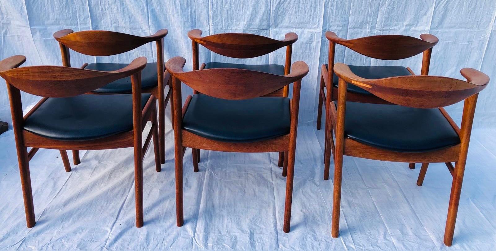 Set/6 1960s Danish Erik Kirkegaard Model 49b Teak & Black Vinyl Dining Chairs In Good Condition In London, England