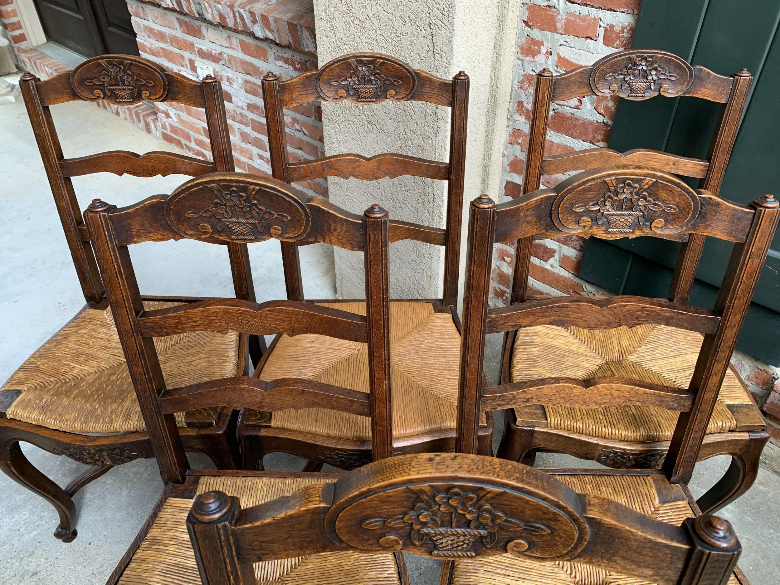 Set 6 Antique French Country Carved Oak Ladder Back Dining Chair Rush Seat In Good Condition In Shreveport, LA