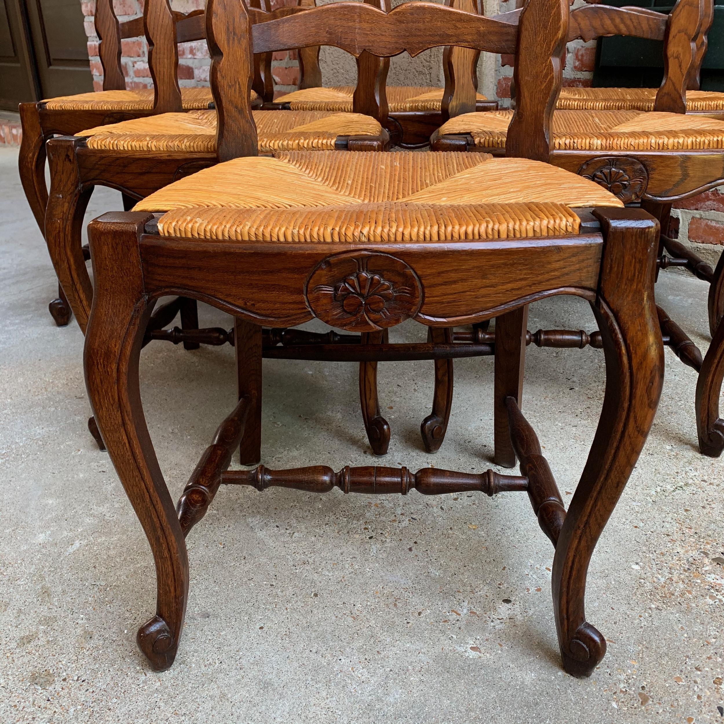 Set of 6 Antique French Country Carved Oak Ladder Back Dining Chair Rush Seat In Good Condition In Shreveport, LA