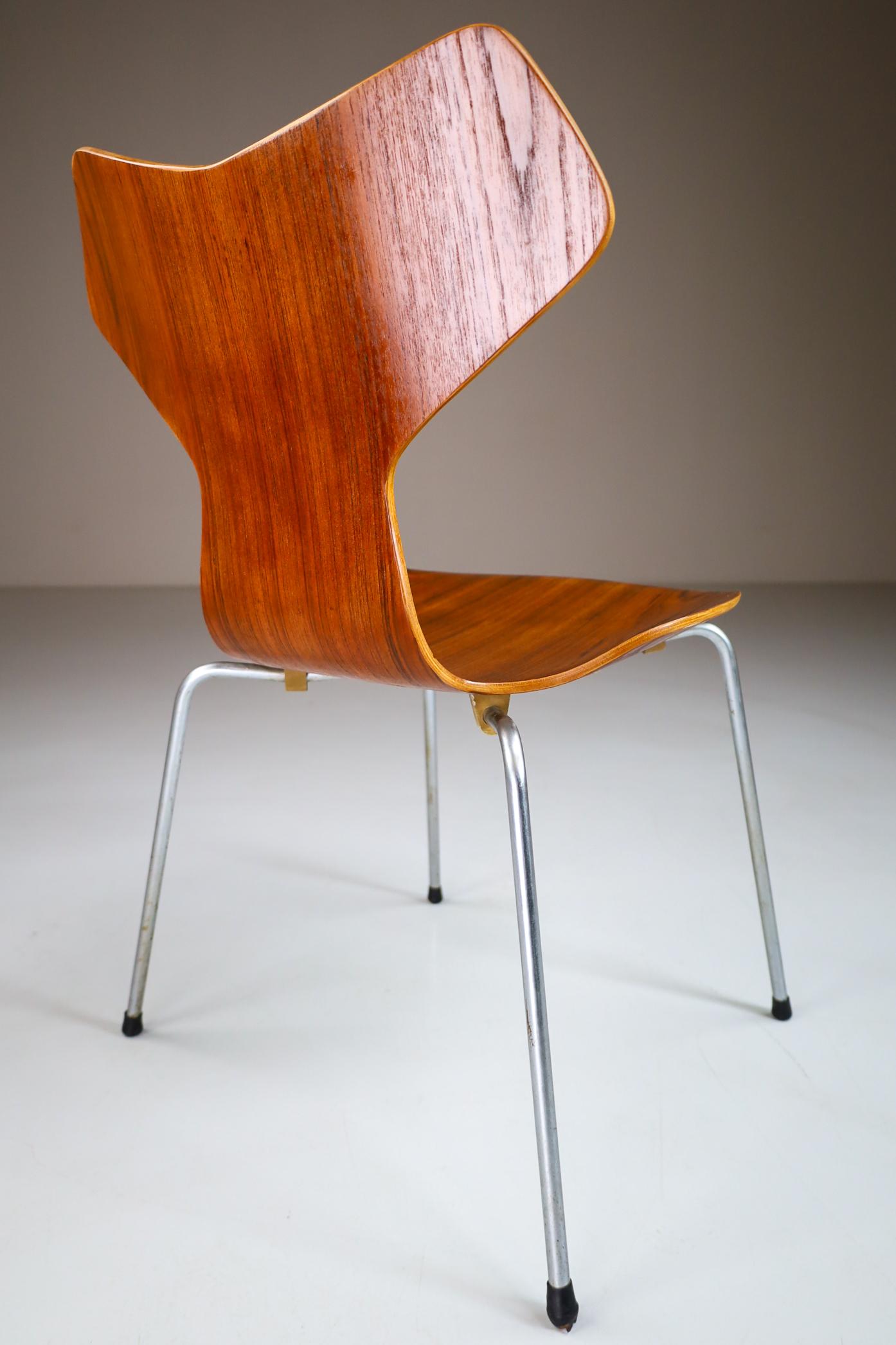 Set/6 Arne Jacobsen Grand Prix Dining Chairs for Fritz Hansen, Denmark 1960s In Good Condition In Almelo, NL