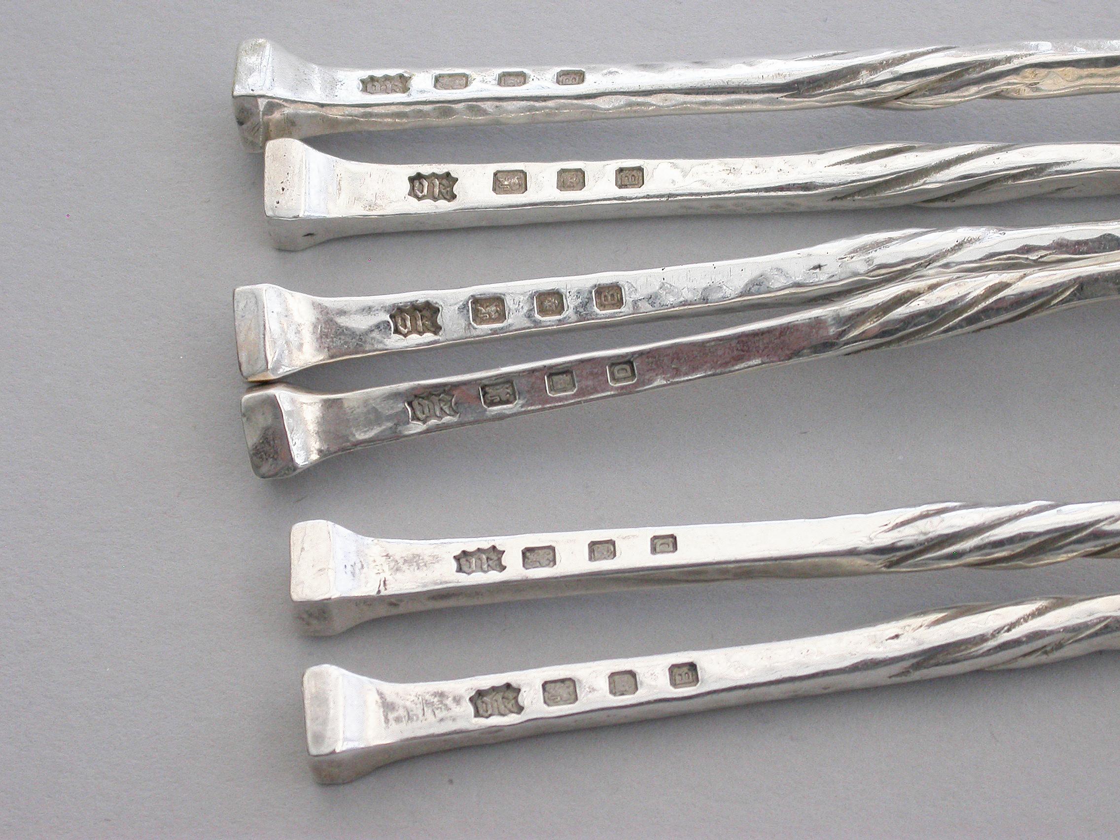 Set 6 Arts & Crafts Hammered Silver Coffee Spoons, by Omar Ramsden 1937-1939 For Sale 3
