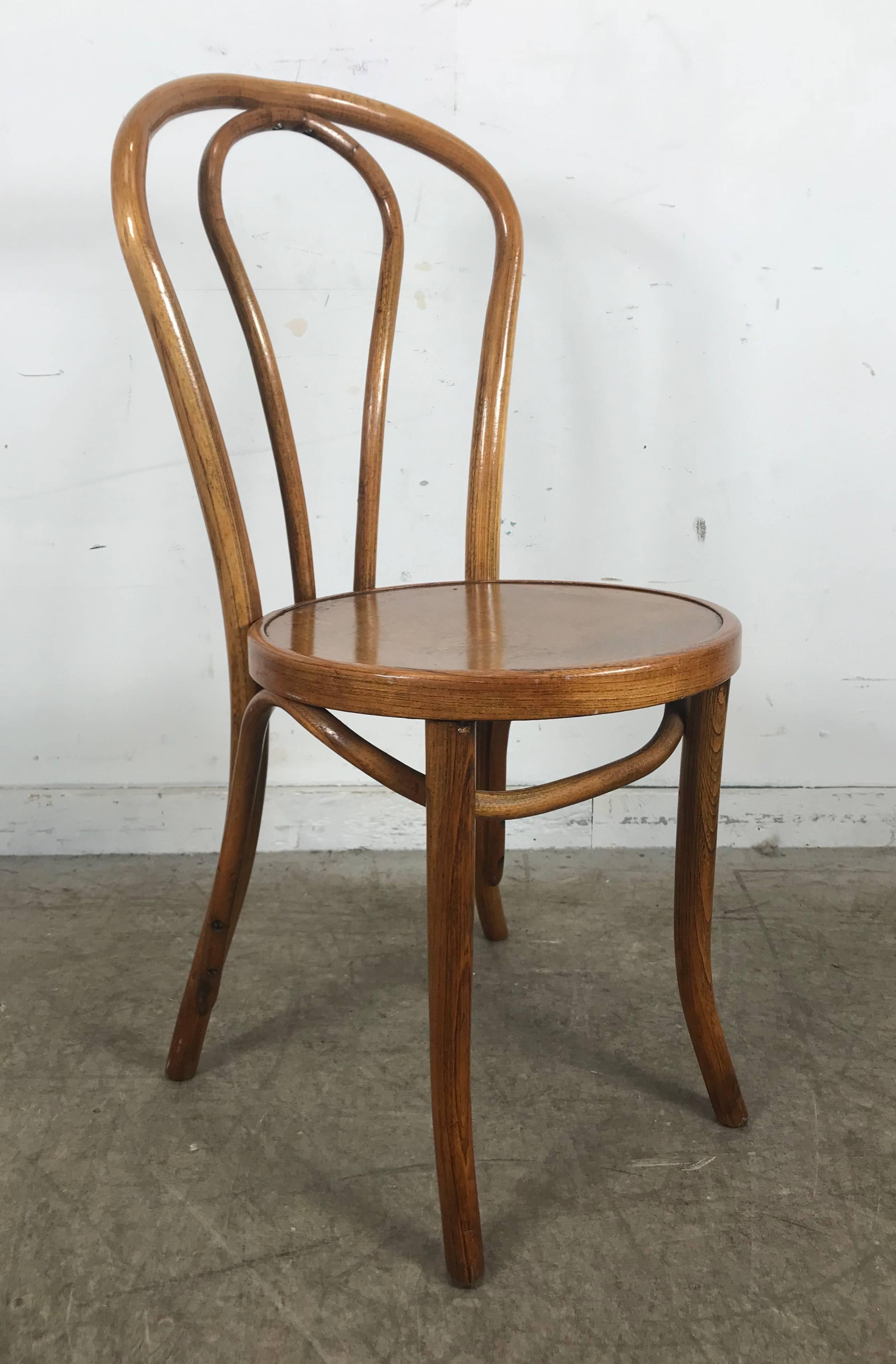 Set of Six Classic American Bentwood Side Chairs by Thonet, New York 1
