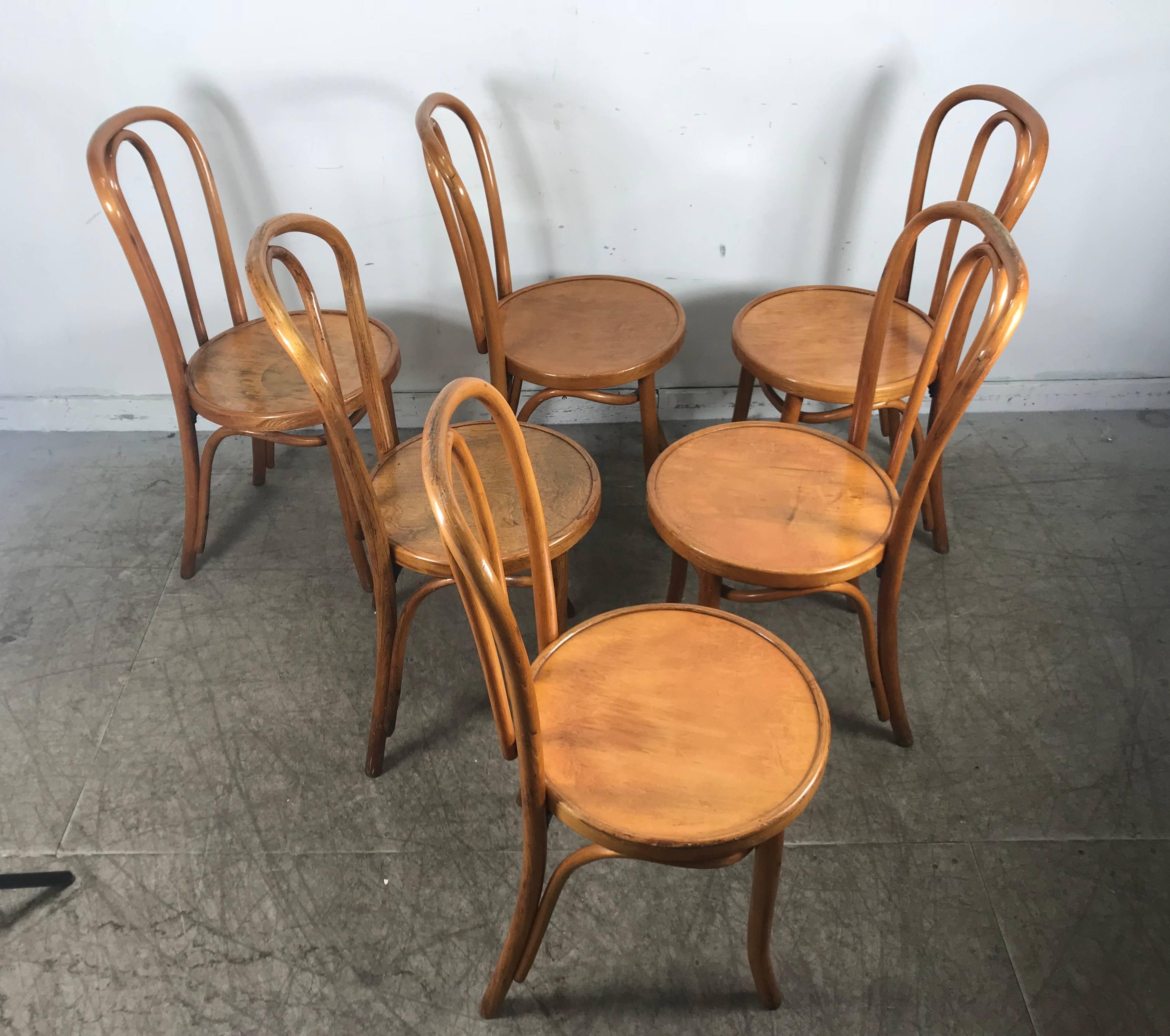 Set of Six Classic American Bentwood Side Chairs by Thonet, New York 3