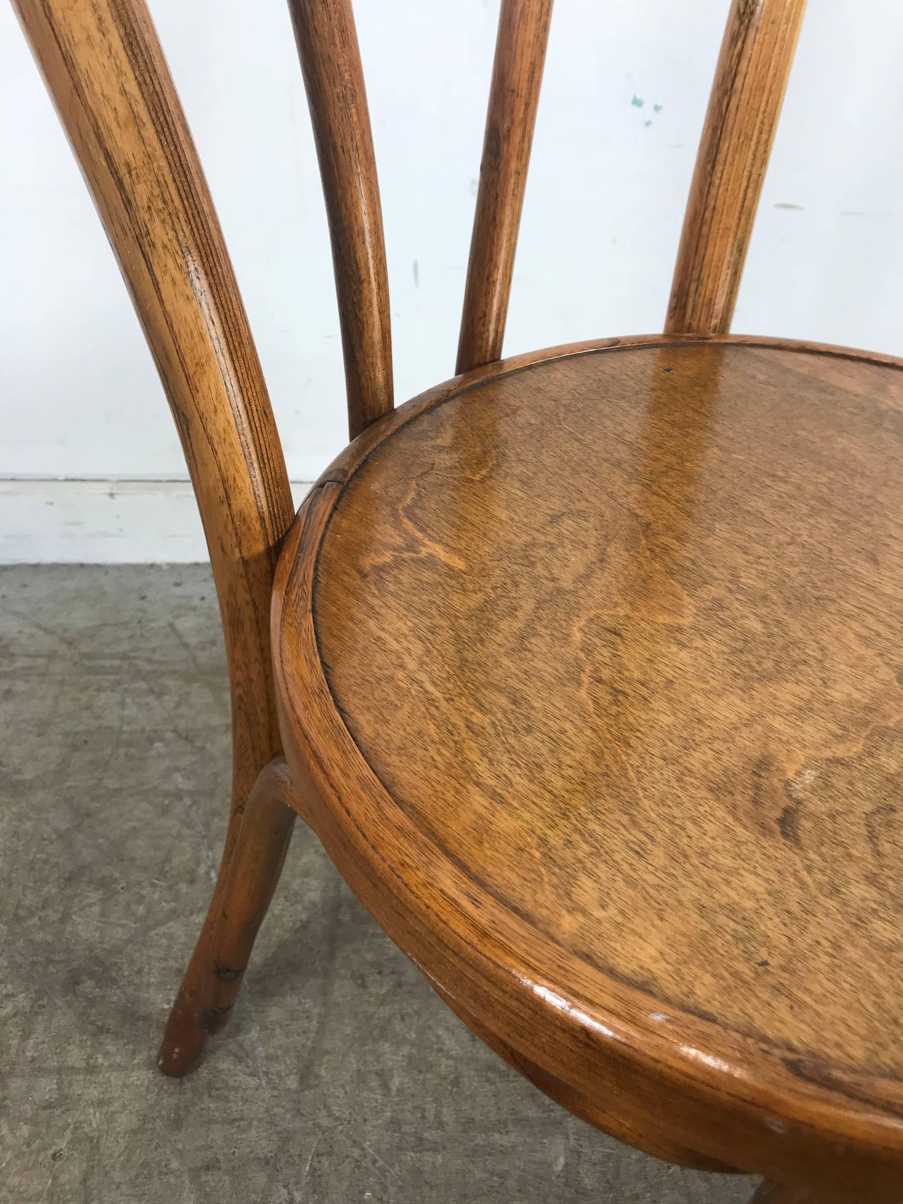 Set of Six Classic American Bentwood Side Chairs by Thonet, New York 4