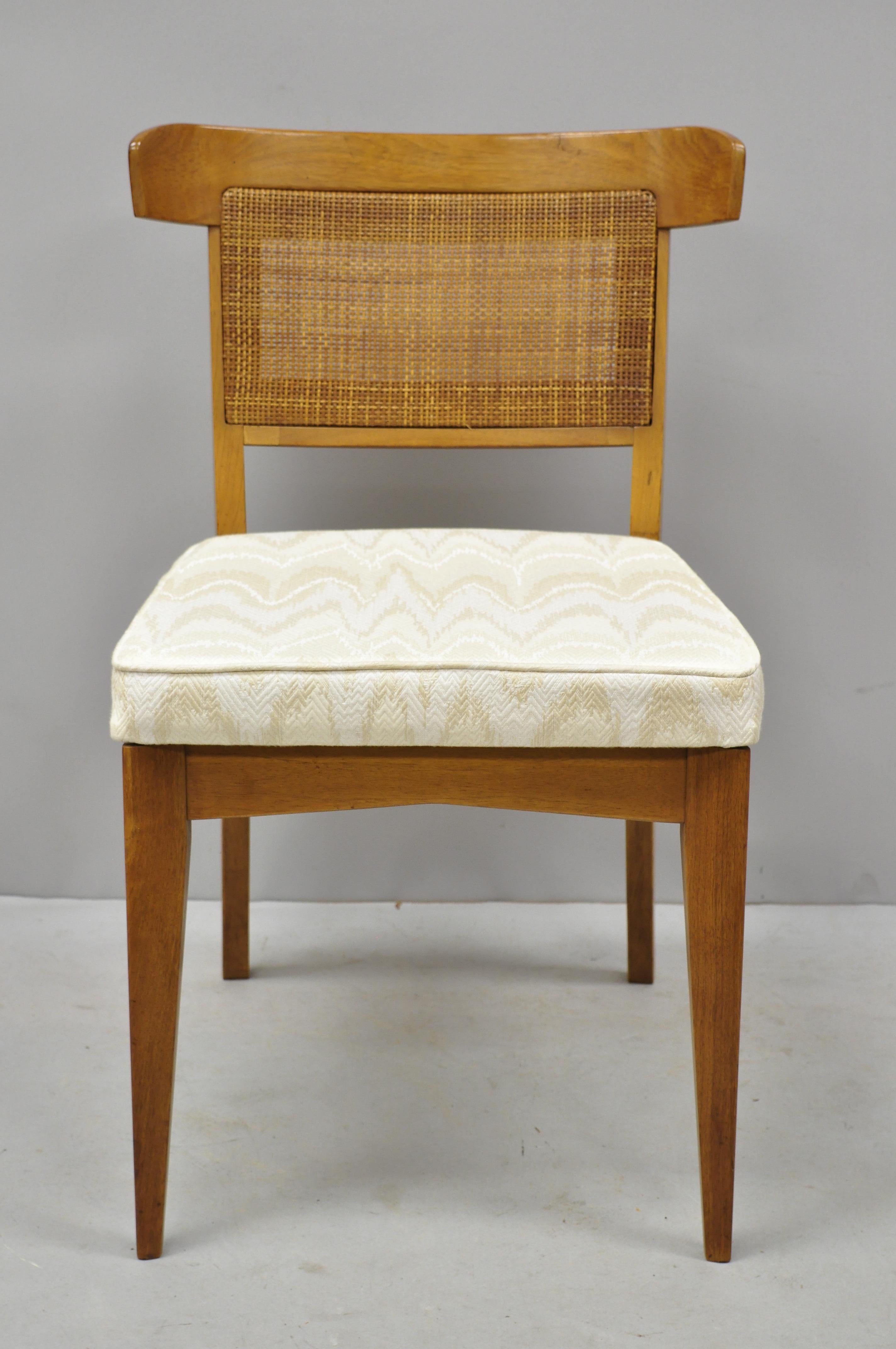6 geschwungene Esszimmerstühle aus Nussbaumholz mit Rohrrücken, Tomlinson-Stil, Mid-Century Modern (amerikanisch)