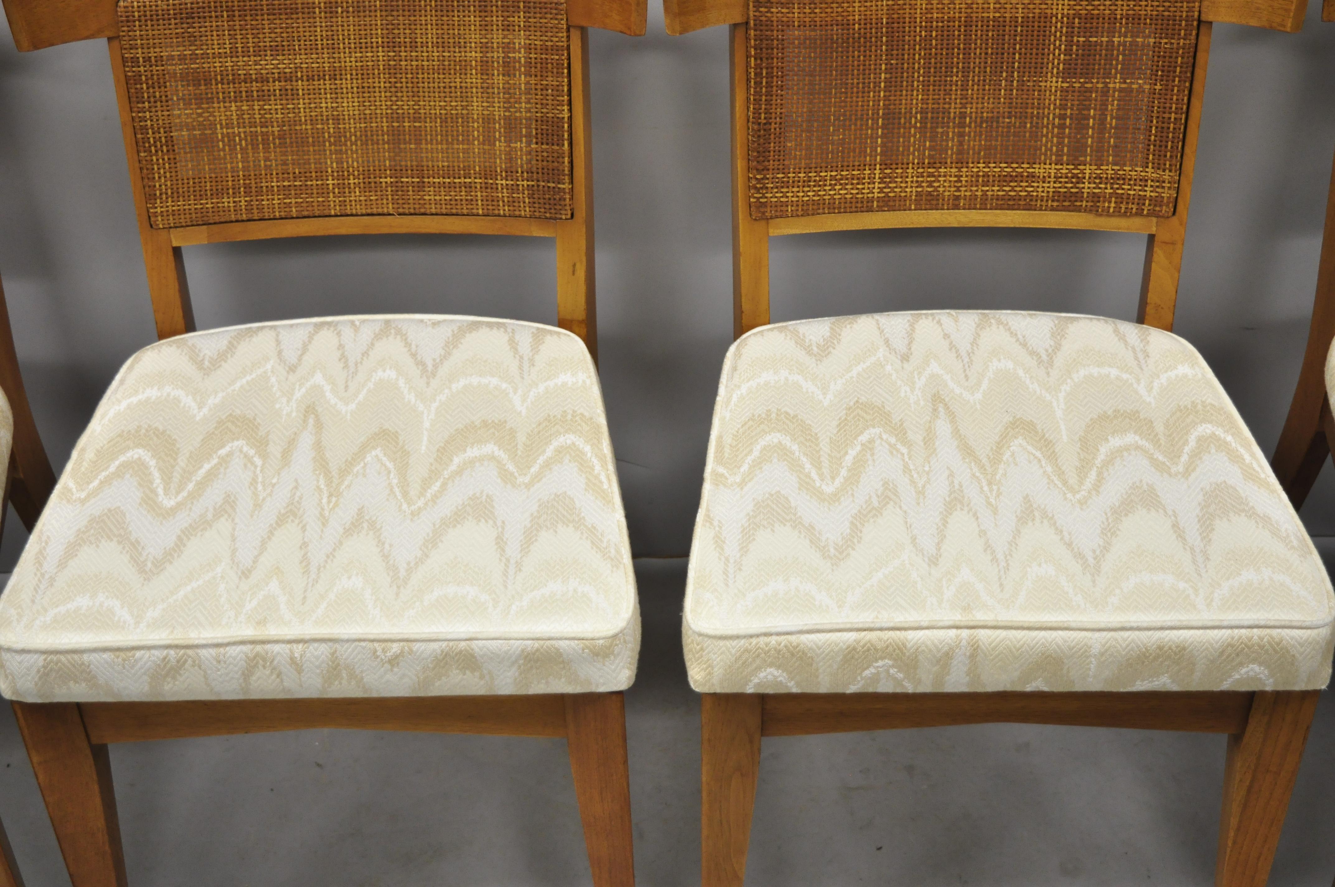 6 geschwungene Esszimmerstühle aus Nussbaumholz mit Rohrrücken, Tomlinson-Stil, Mid-Century Modern (20. Jahrhundert)