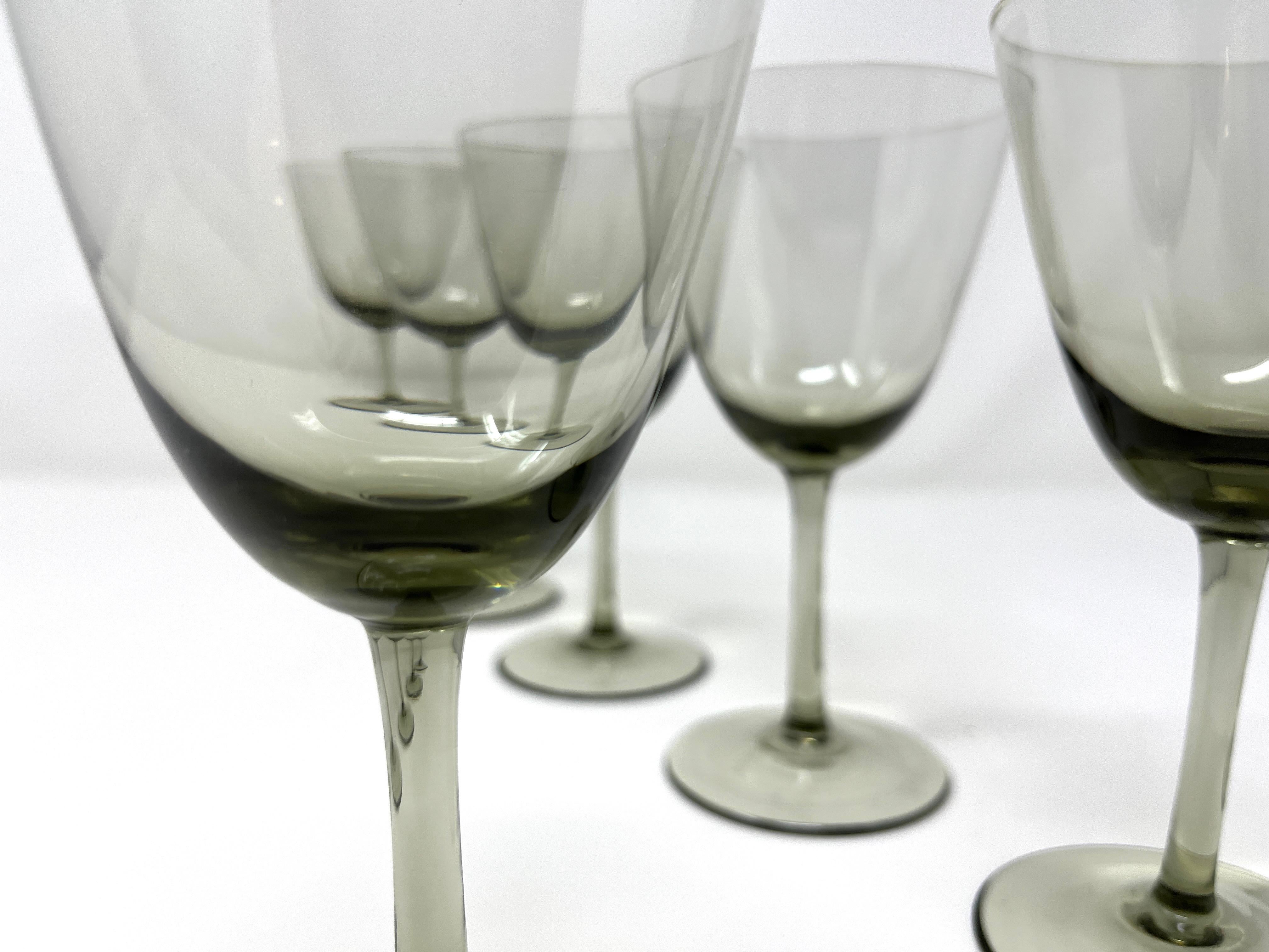Set 6 verres à apéritif soufflés à la bouche The Moderns Gray, MCM 1960s Denmark Art Glass Bon état - En vente à Chicago, IL