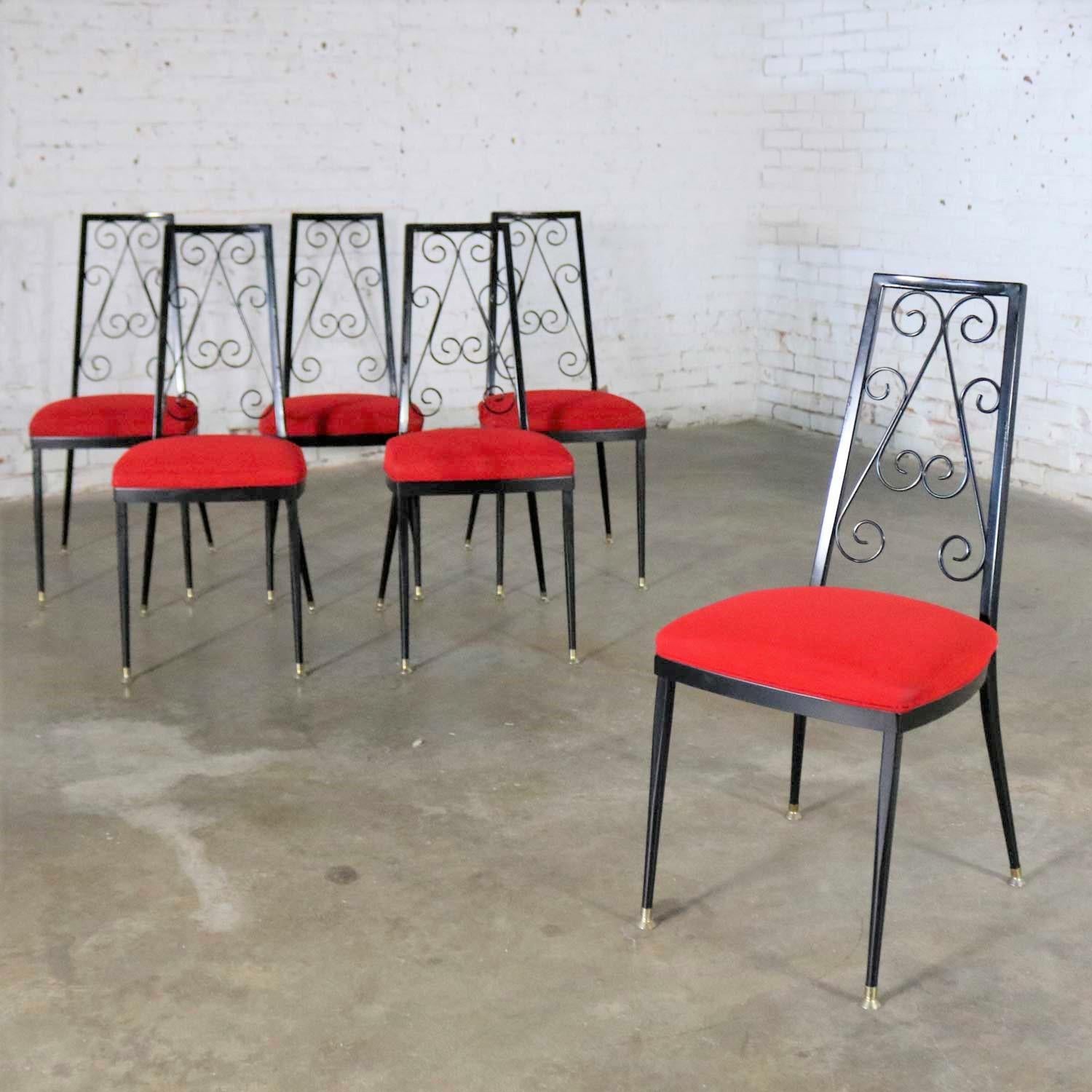 Handsome set of six black metal dining or dinette chairs by Chromcraft from their Decorables 1967 Selection. They have a great midcentury Hollywood Regency style. Plus, they are in fabulous vintage condition. Their original black finish looks