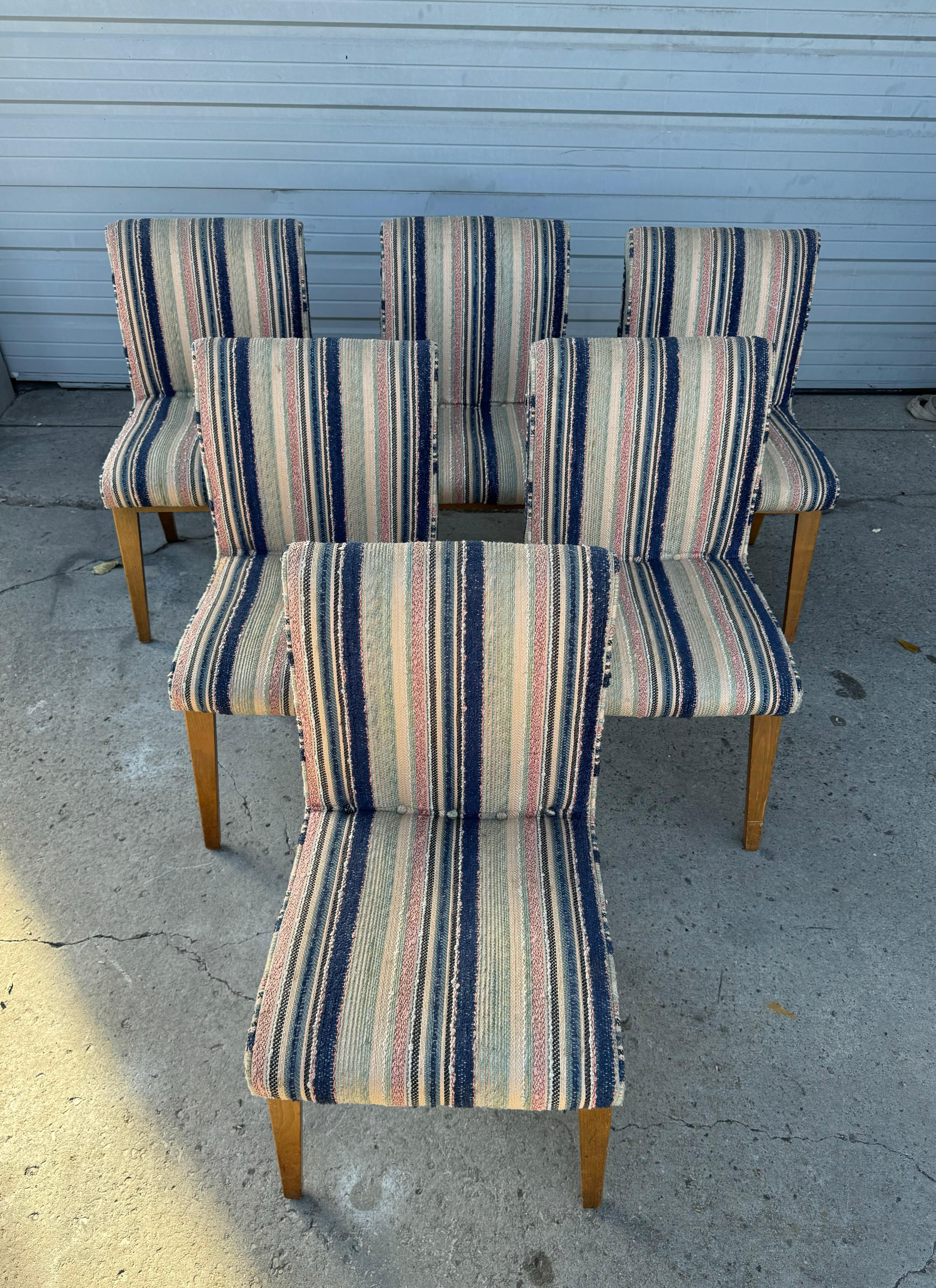 Set of six 1950s walnut frame dining chairs by Stanley Young for Glenn of California. Original upholstery.Nice useable condition.. Hand delivery avail to new york City or anywhere en route from Buffalo NY
Measurements: 18