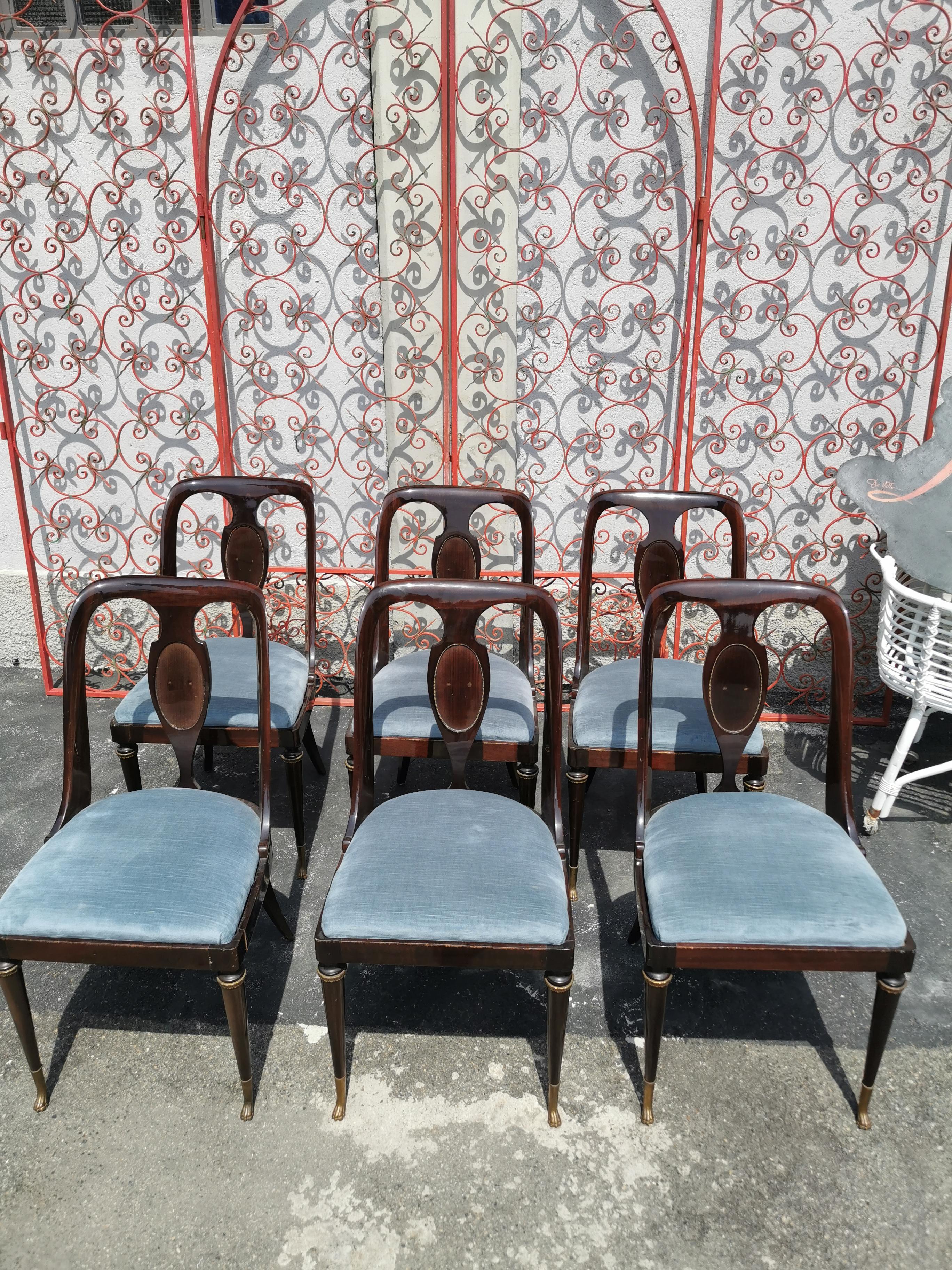 set 6 beautiful italian dining room chairs , in very good condition , quality wood .quality items fabric blue 
circa 1950-1960 italy.
 