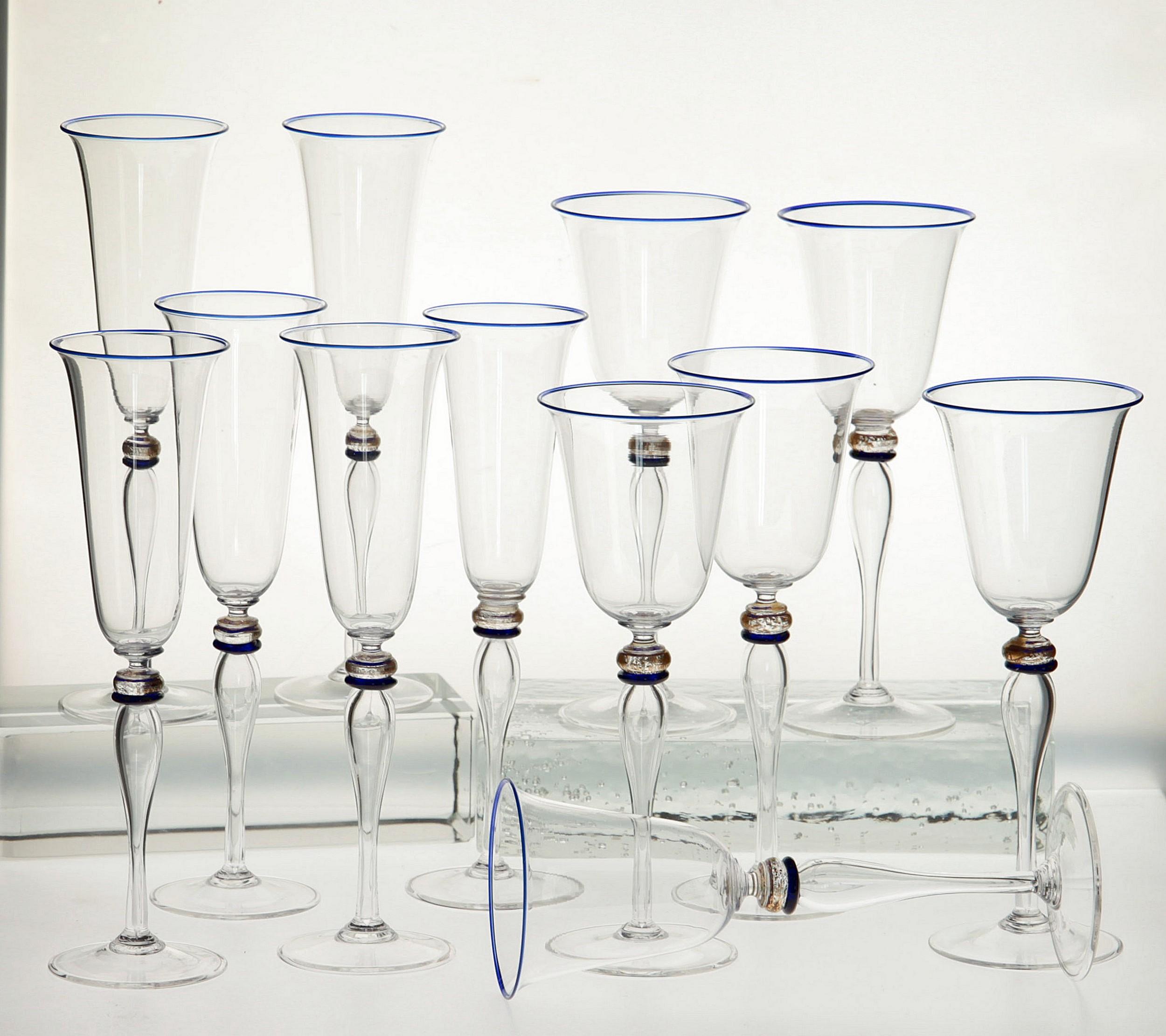 Set aus 6 Flöten und 6 Stielen aus Cenedese-Muranoglas mit kobaltfarbenen und goldenen Akzenten, 80er Jahre im Angebot 7