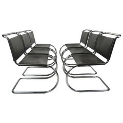 Jeu de 6 chaises MR10 de Mies van der Rohe pour Knoll International:: cuir noir