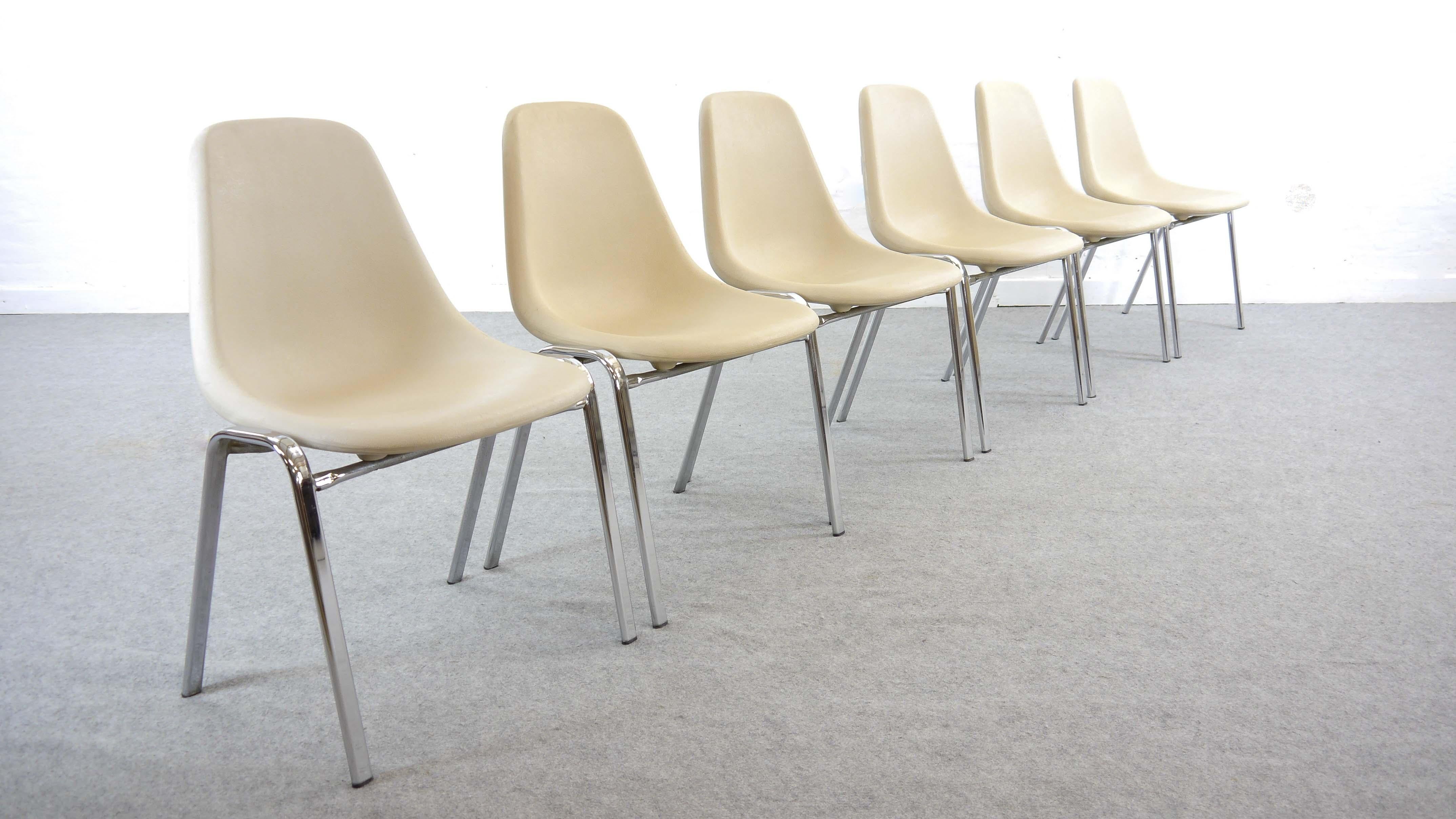 Plastic Set of 6 Off-White Stacking Chairs by O. F. Pollack, Sulo Germany 1978 Space Age