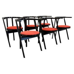 Conjunto de 6 sillas «Sedie di Piero de Martini» para Cassina, con tapizado rojo y estructura negra