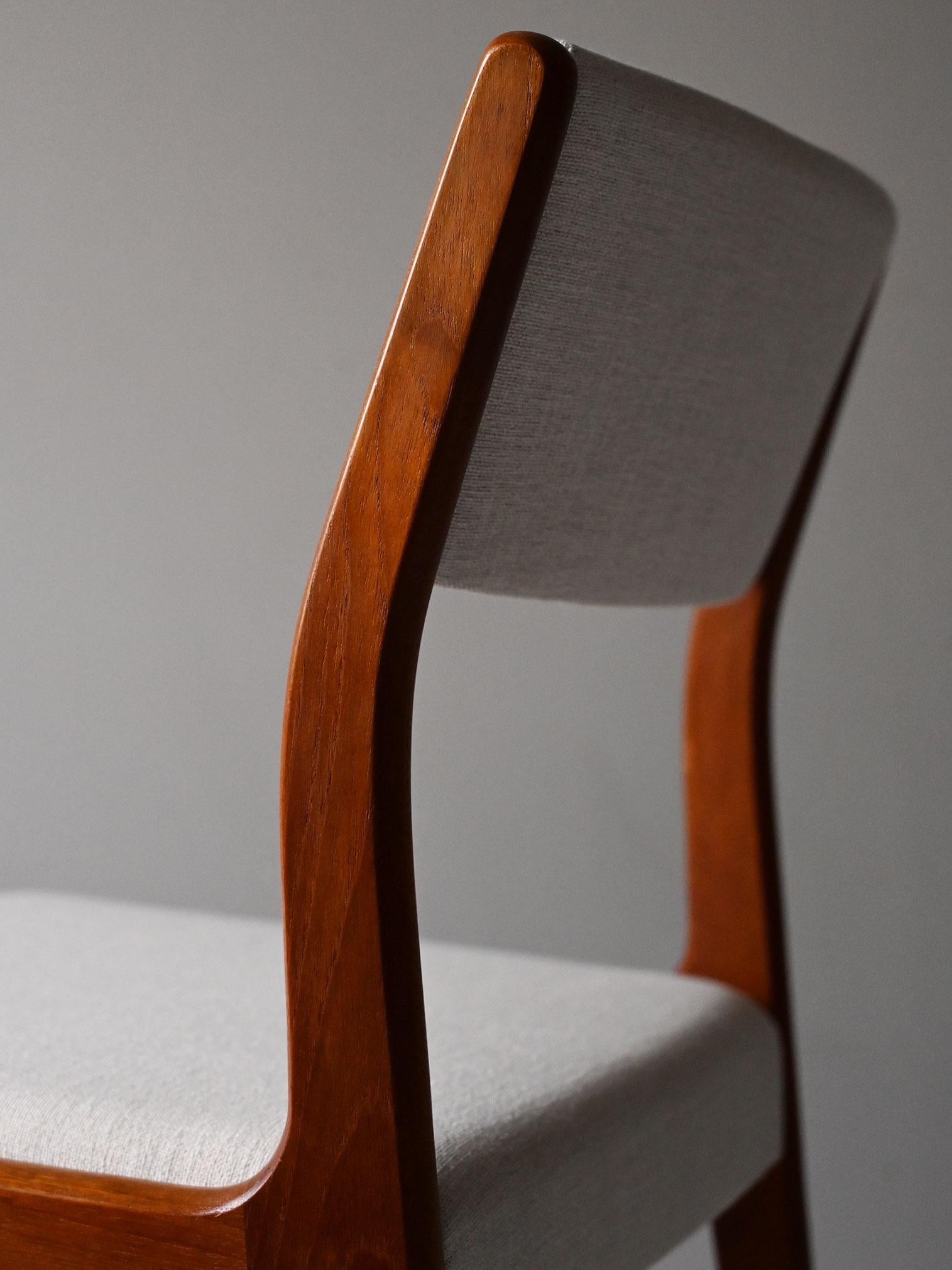 Set 6 sedie scandinave anni ’60 in teak in vendita 1