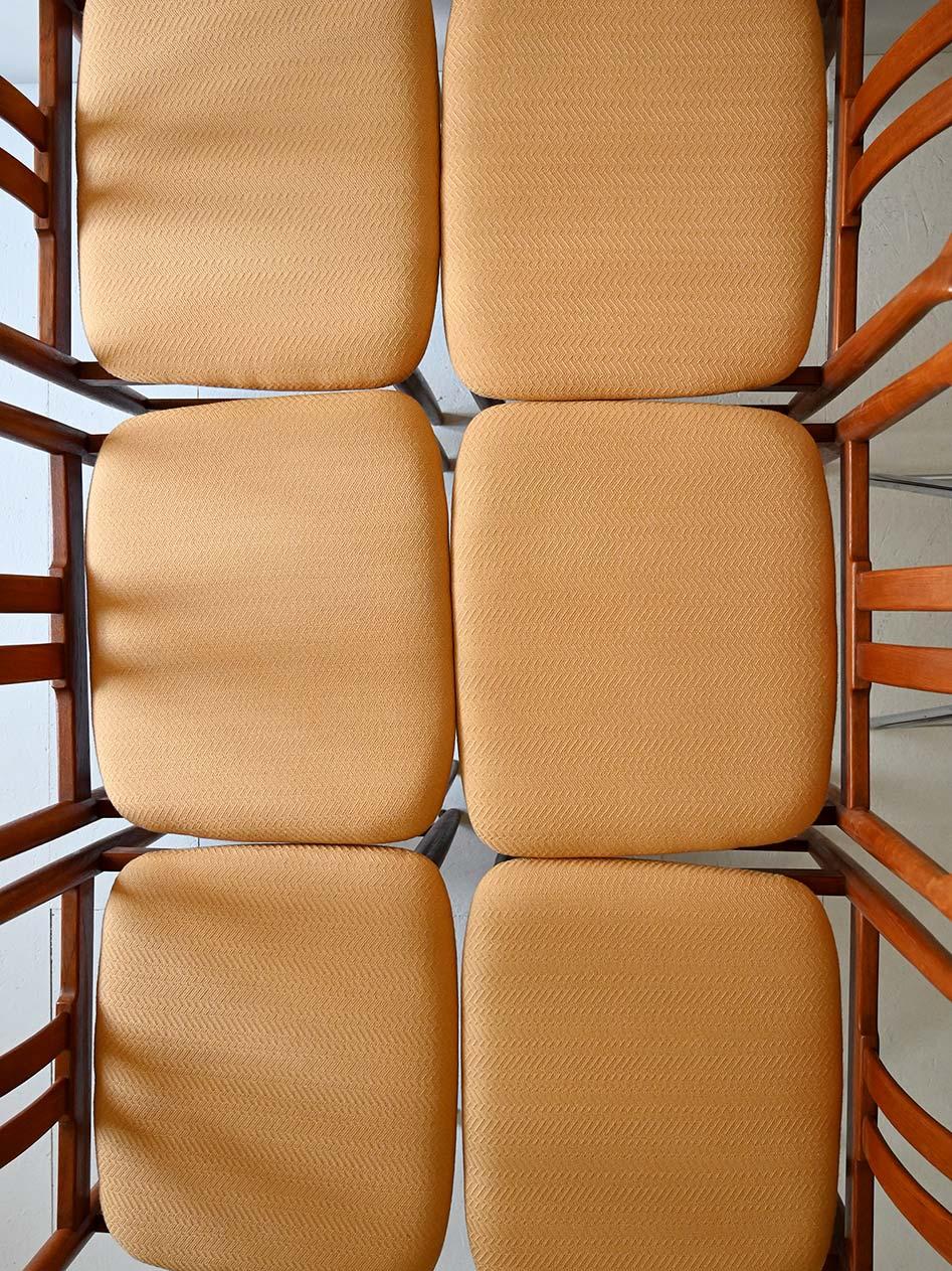 Set of 6 Scandinavian teak chairs with yellow seat For Sale 5