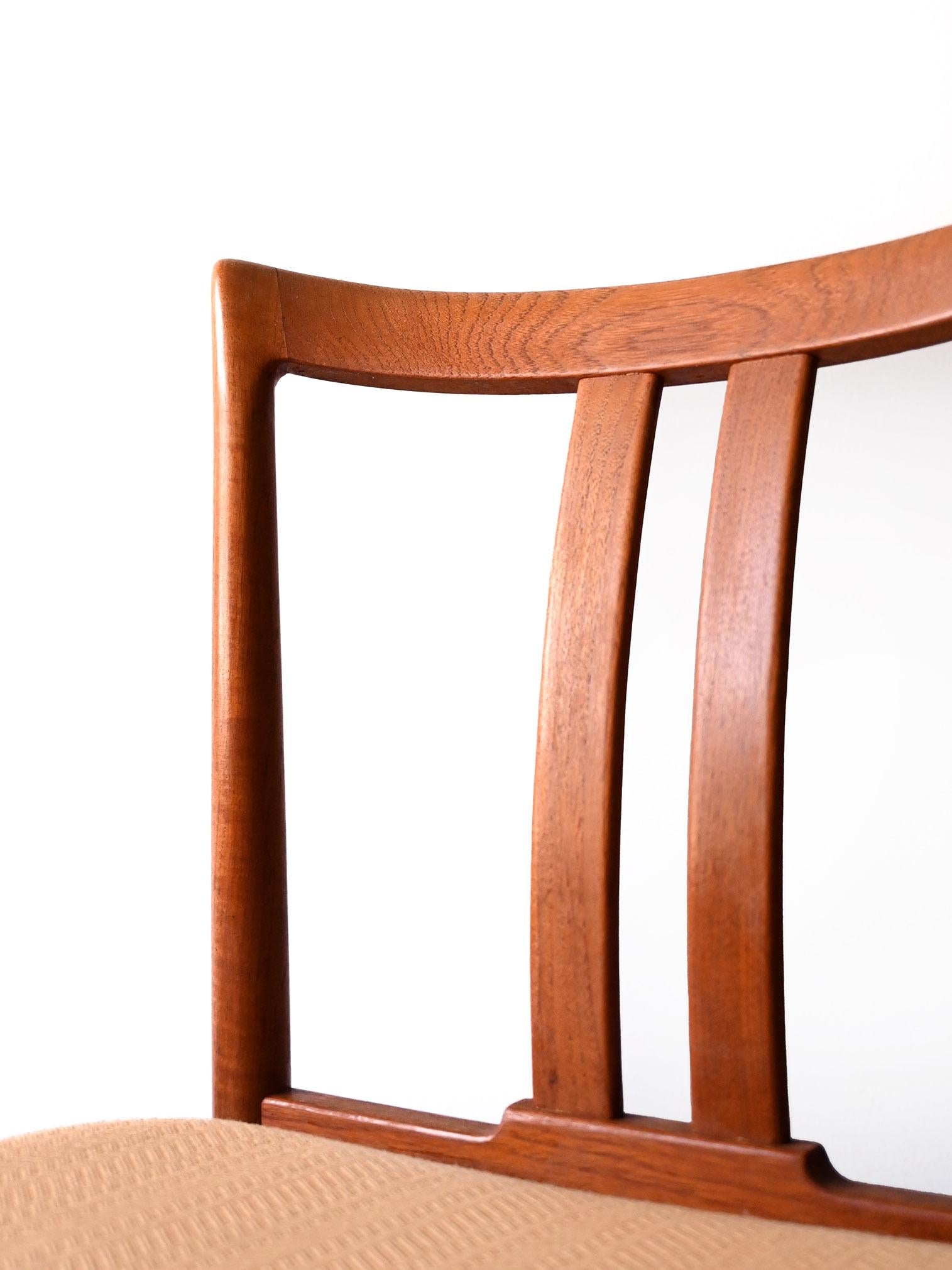 Set of 6 Scandinavian teak chairs with yellow seat For Sale 2
