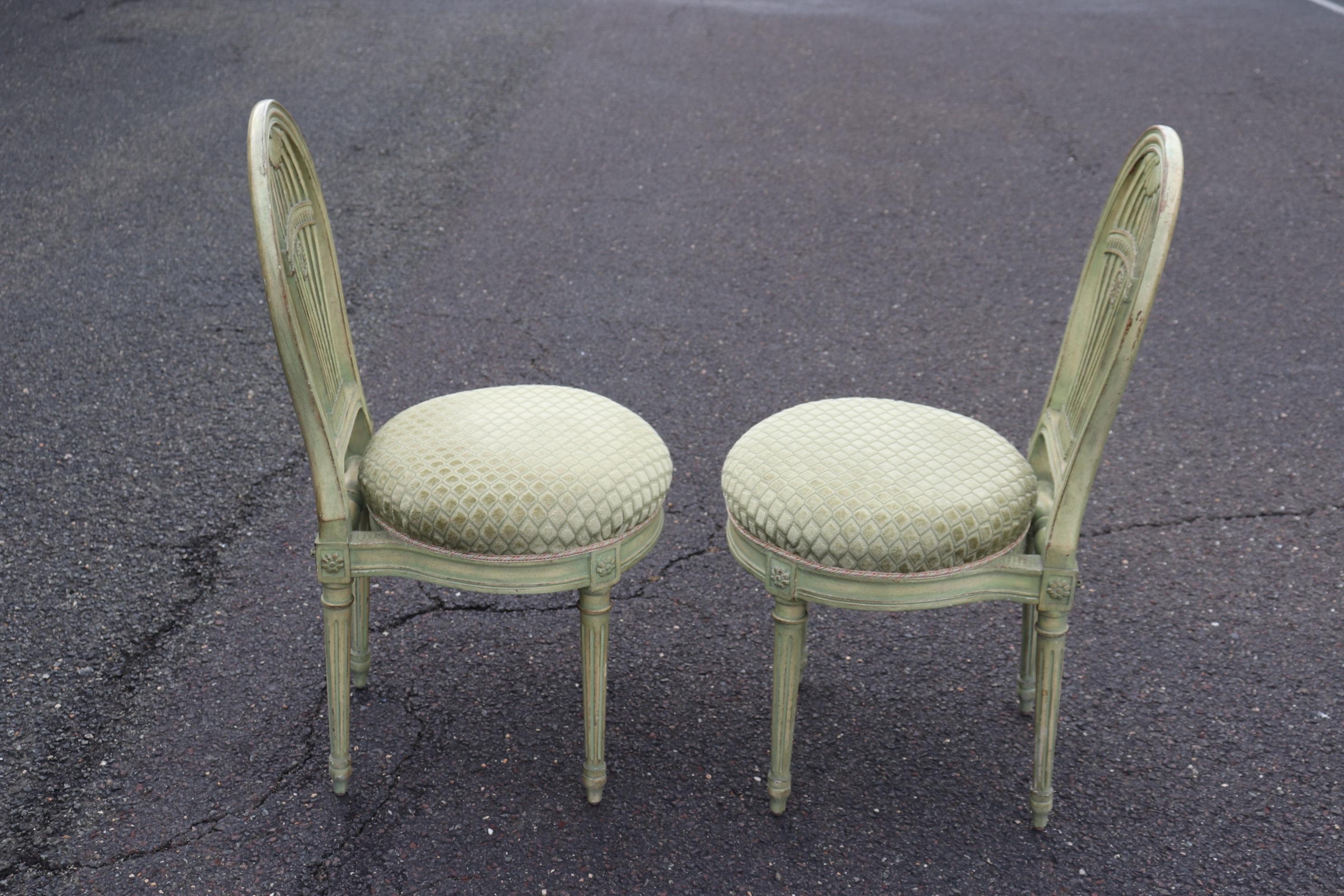 Set 6 Signed Maison Jansen Balloon Back Carved Green Painted Dining Chairs In Good Condition In Swedesboro, NJ