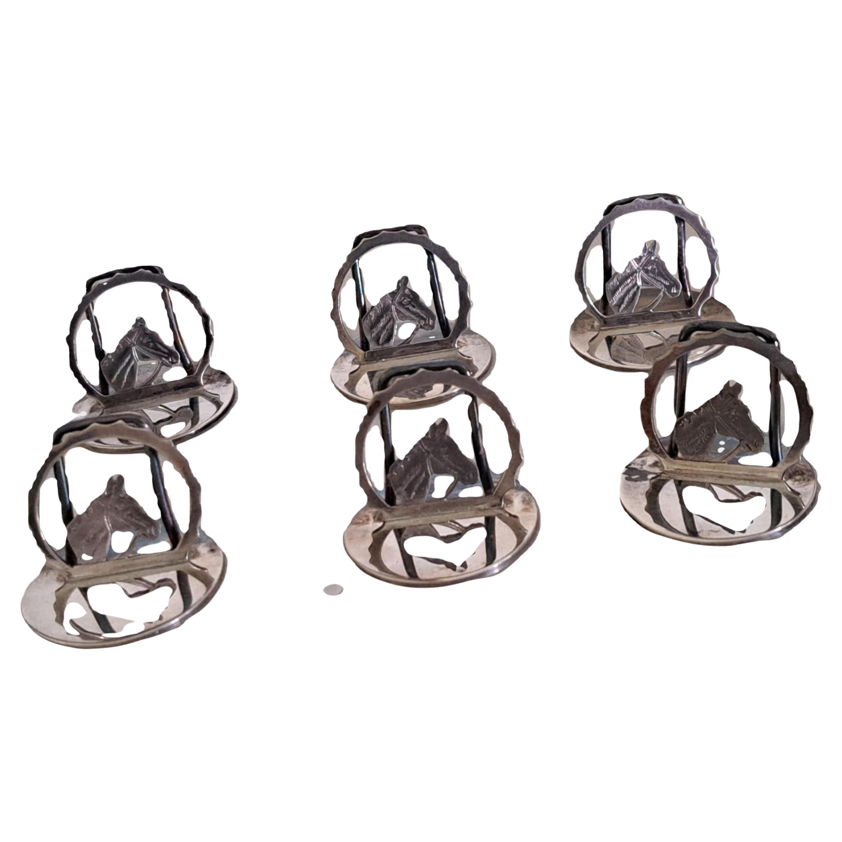 Set aus 6 silbernen Platzhaltern, modelliert als Pferdeköpfe