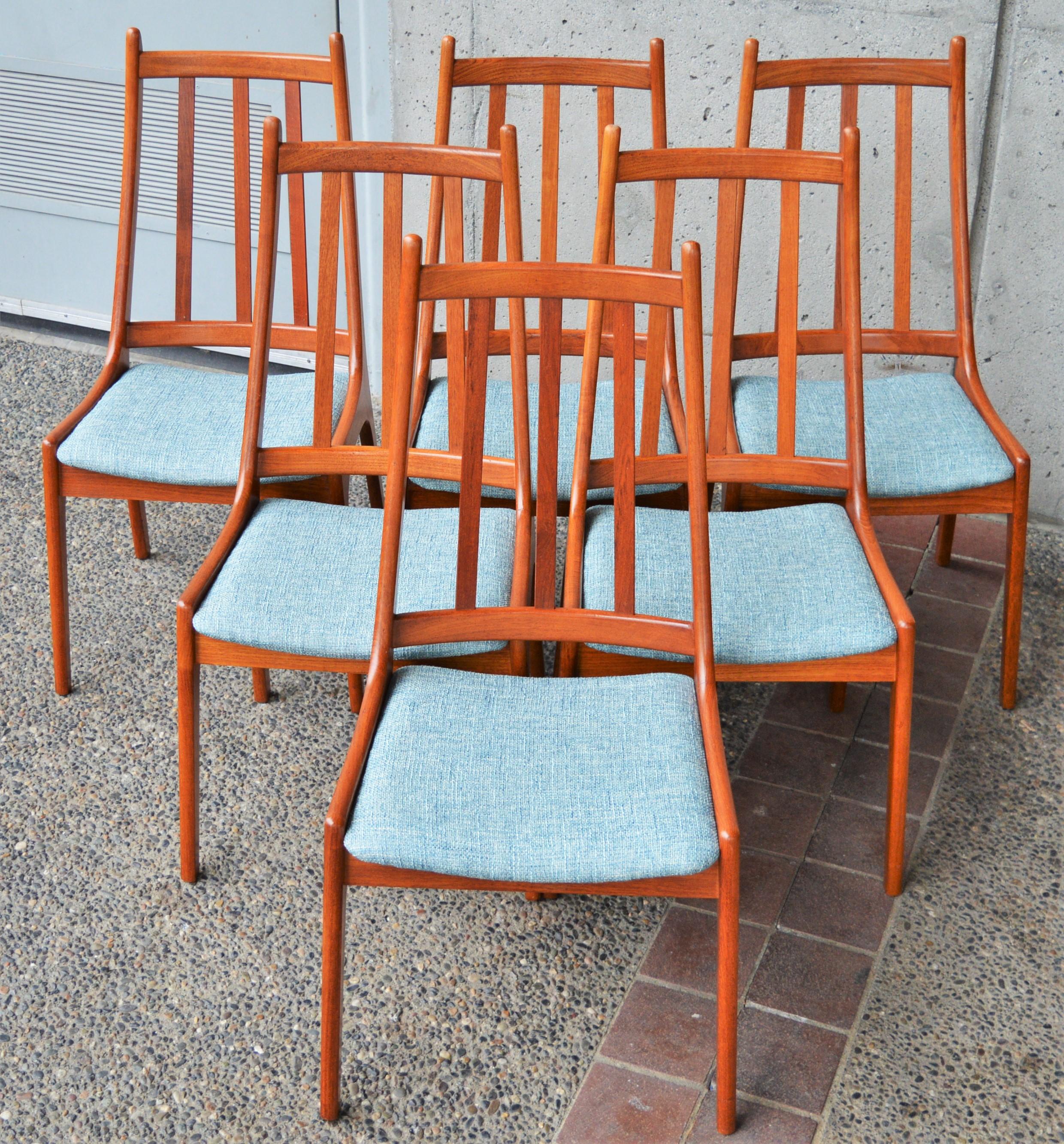 Set of 6 Solid Teak Comb Back Dining Chairs by Kai Kristiansen, Denmark, 1960s In Good Condition In New Westminster, British Columbia