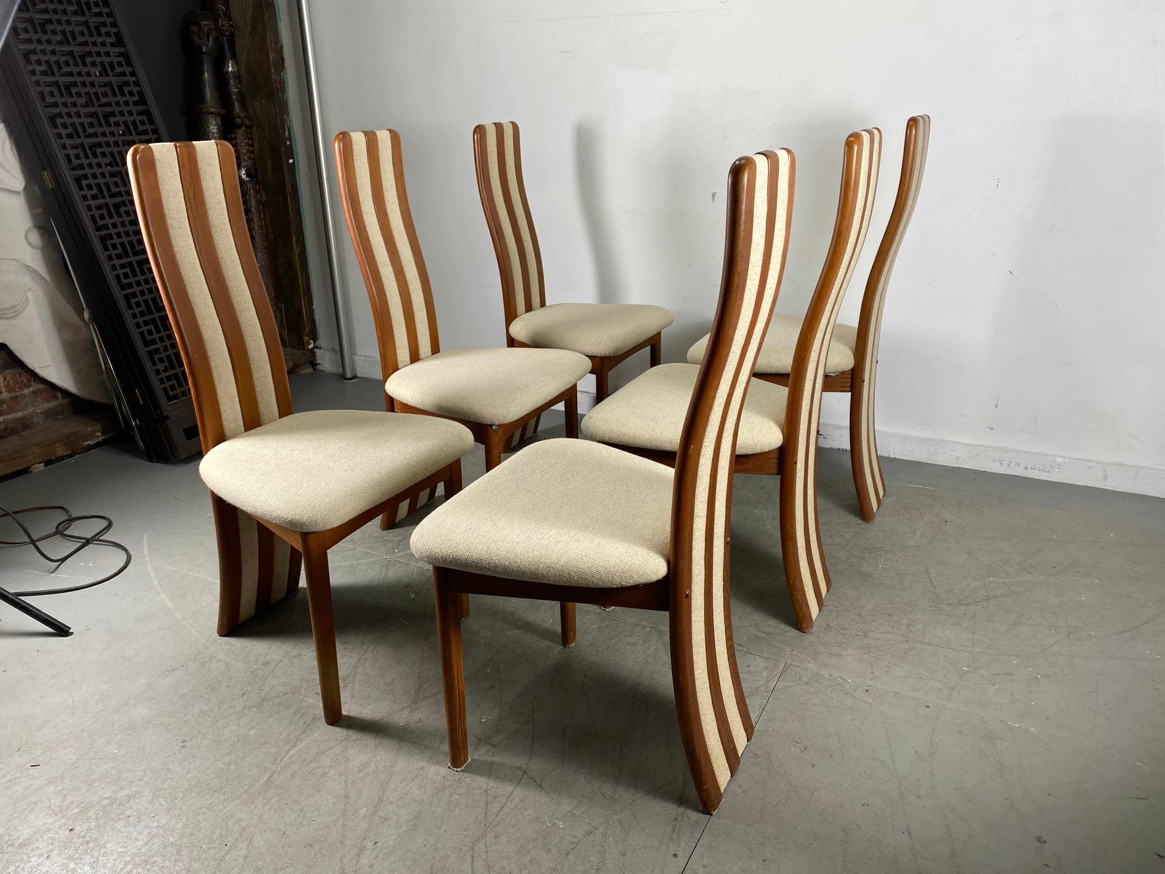 Ensemble de 6 chaises de salle à manger à haut dossier en teck et tissu par Korup Stolefabrik / Danemark Bon état - En vente à Buffalo, NY