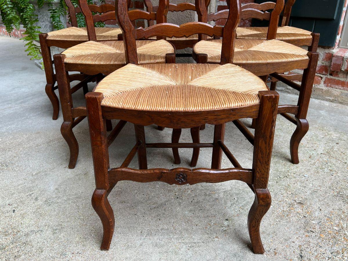 Set 6 Vintage French Carved Oak Ladder Back Dining Kitchen Chair Rush Seat In Good Condition In Shreveport, LA