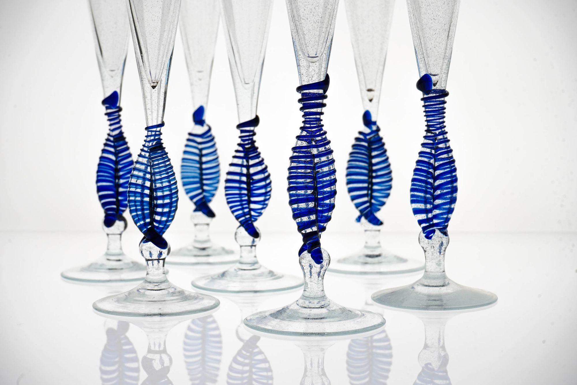 Set 7 Cenedese Ballerina Flutes, Cobalt bead and pulegoso Murano Glass, Signed For Sale 4
